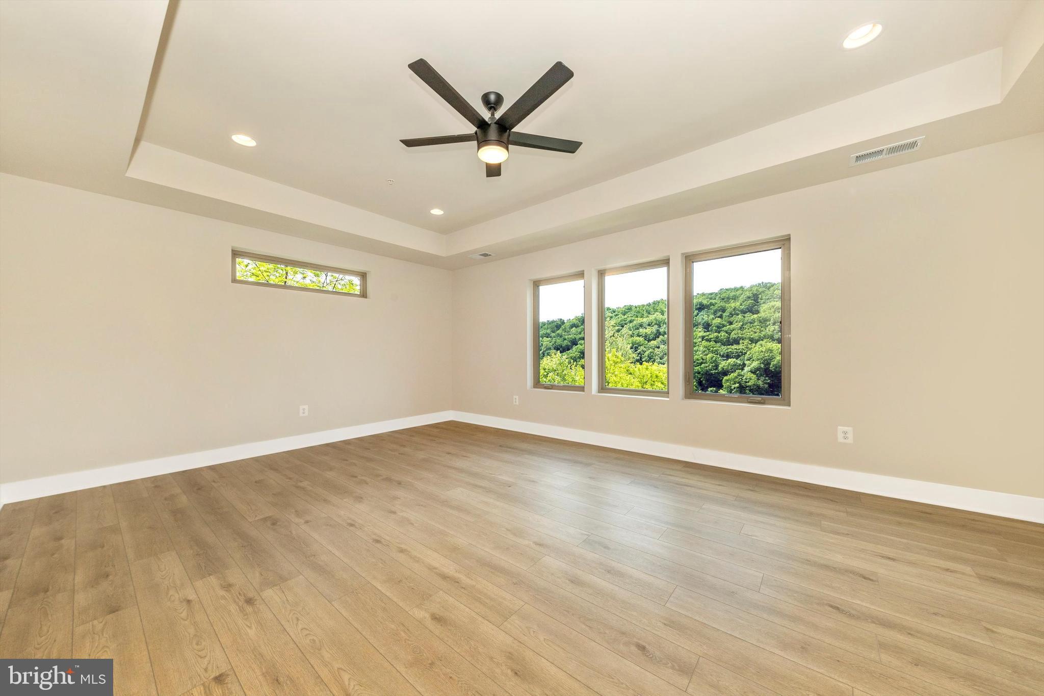 ASPEN LAKE LINGANORE - Residential