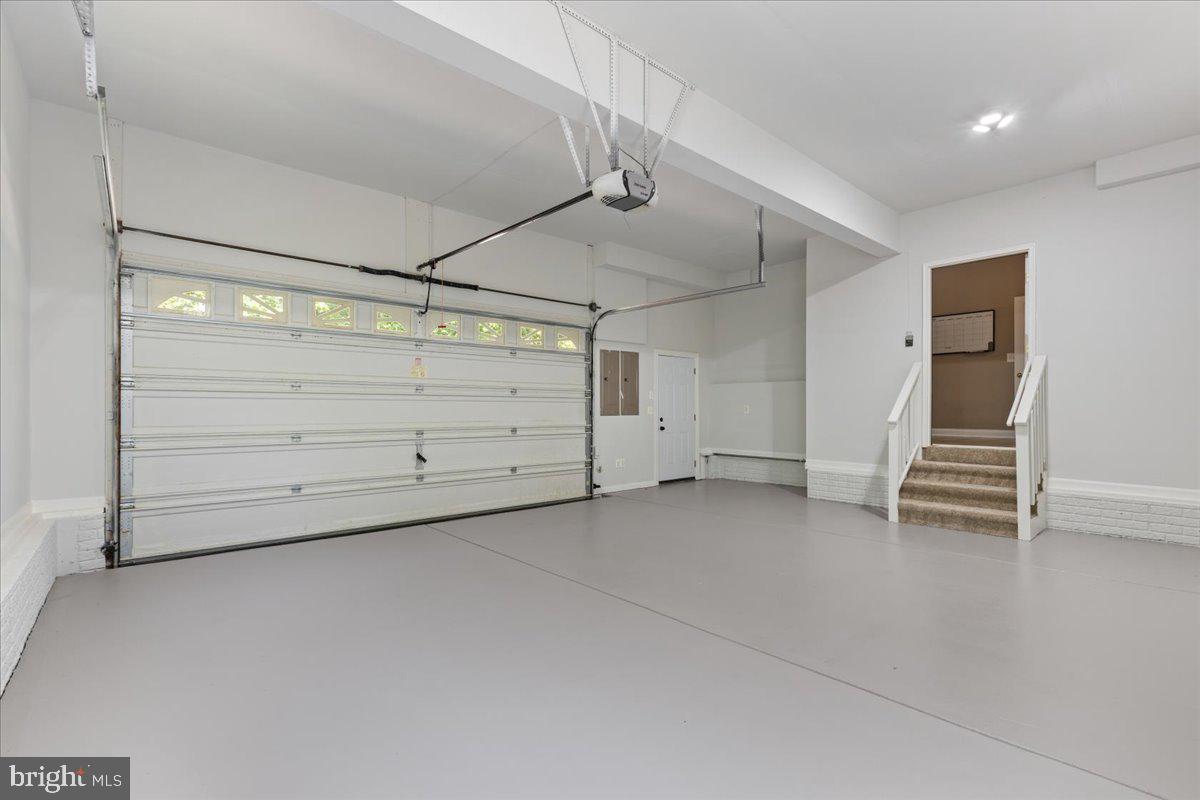 ESTATES OF CHANCELLORSVILLE - Residential