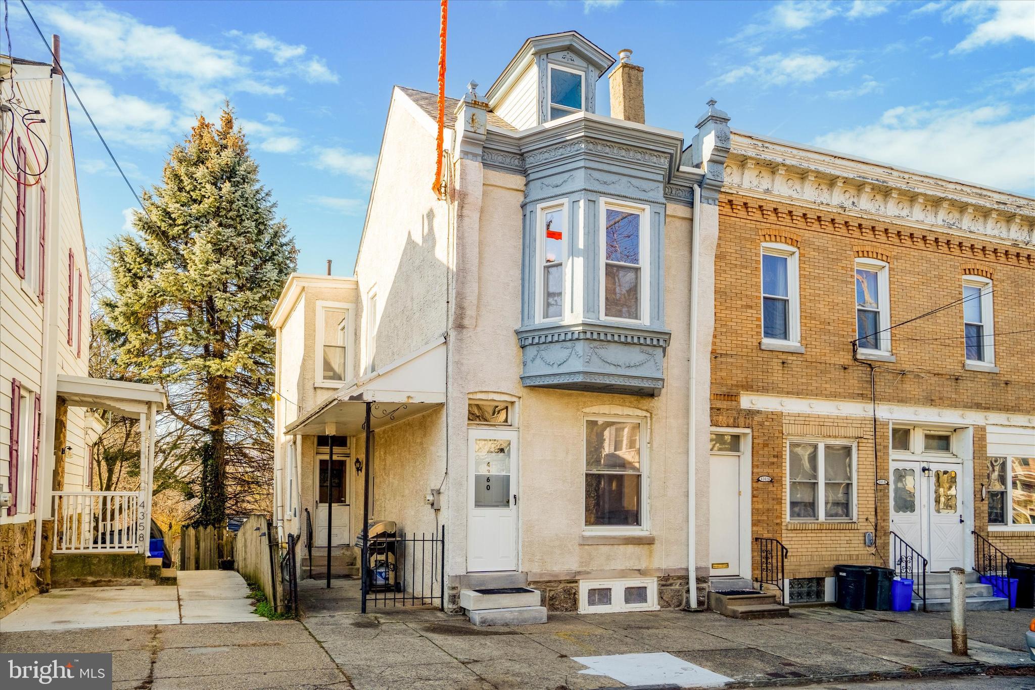 ROXBOROUGH - Residential