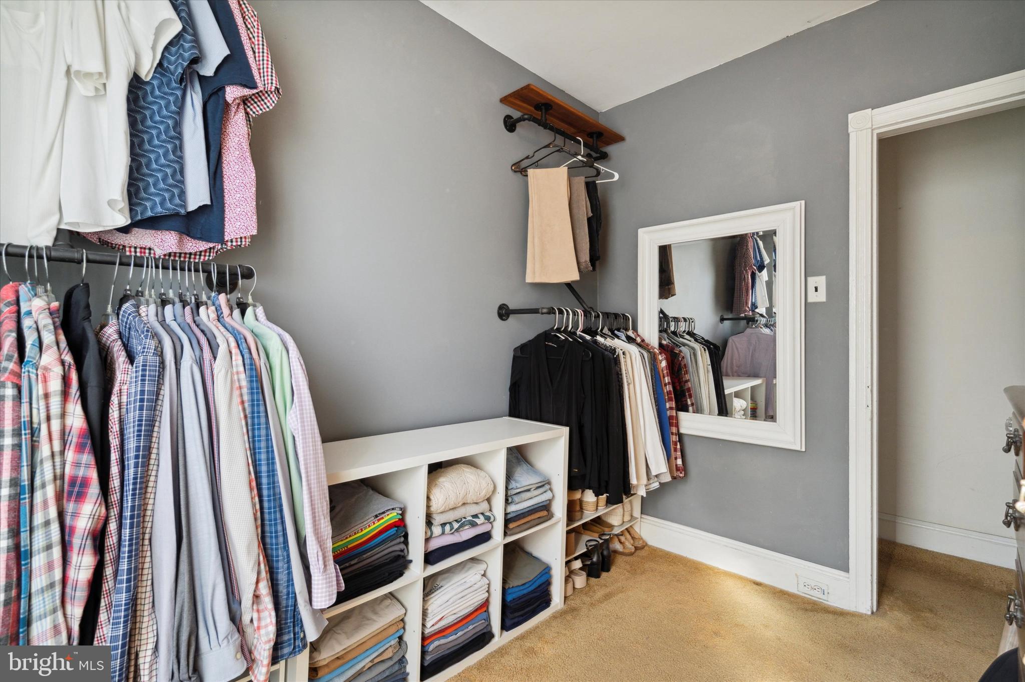 ROXBOROUGH - Residential