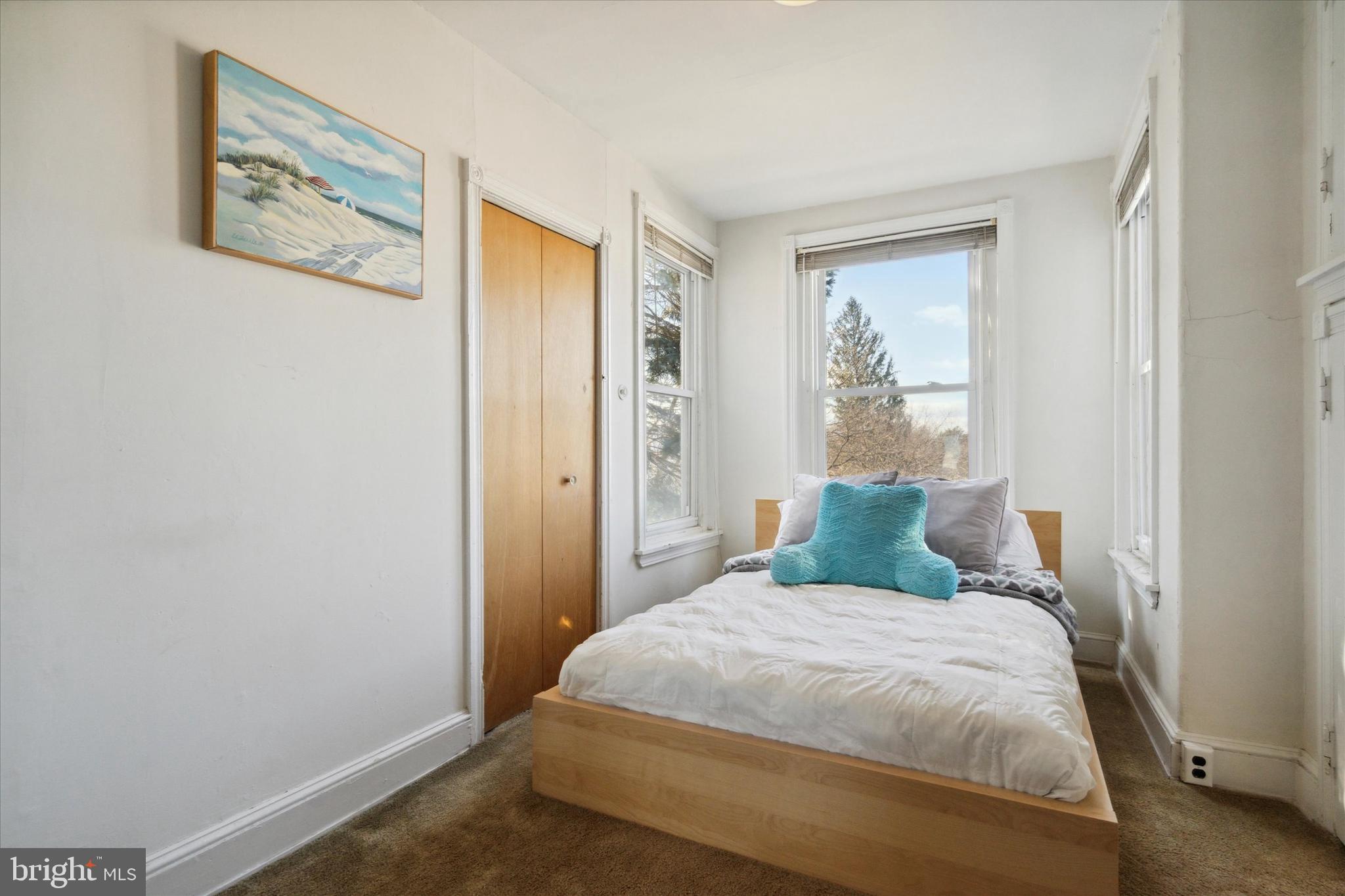 ROXBOROUGH - Residential