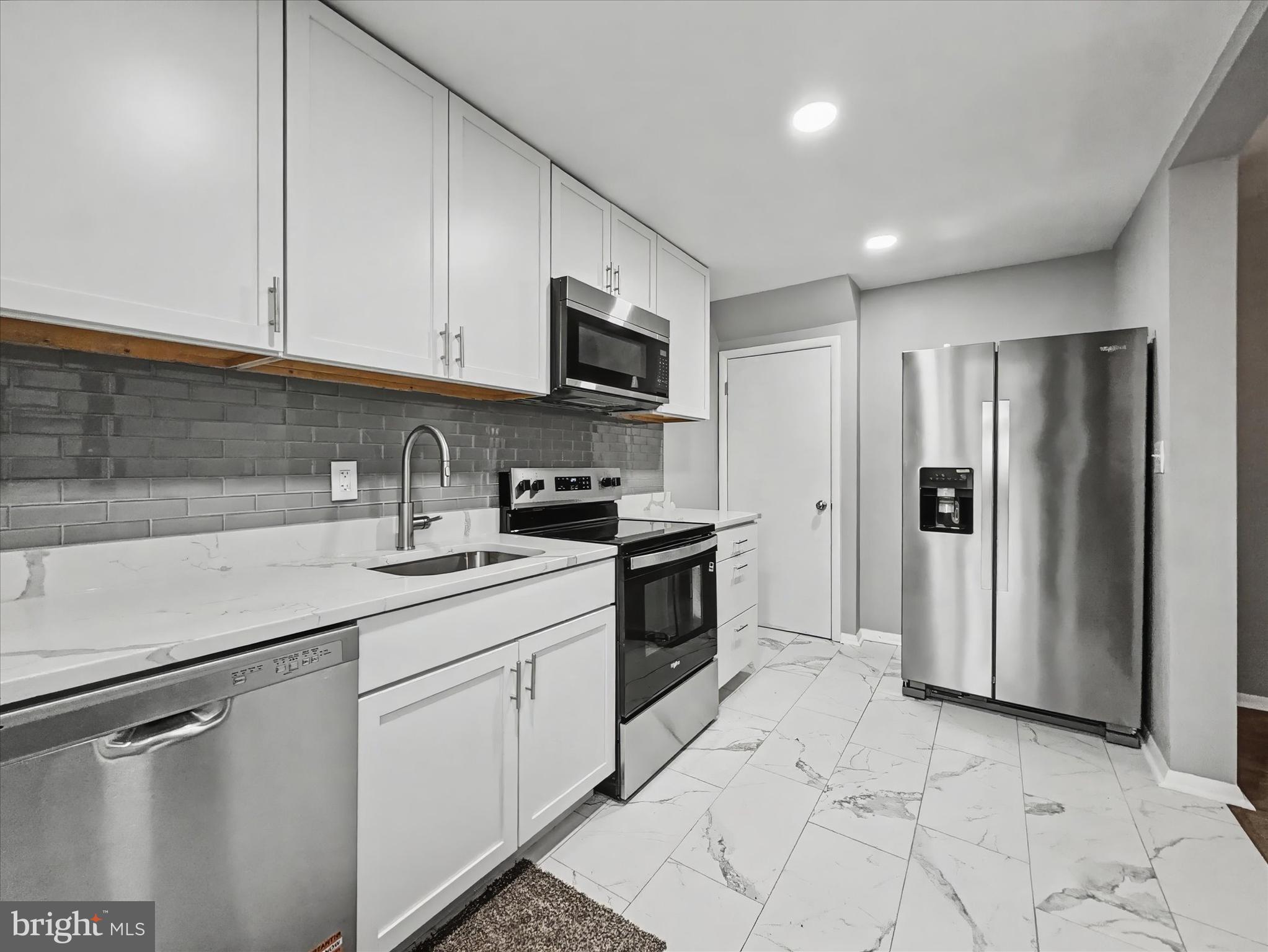 COUNTRY RIDGE - Residential