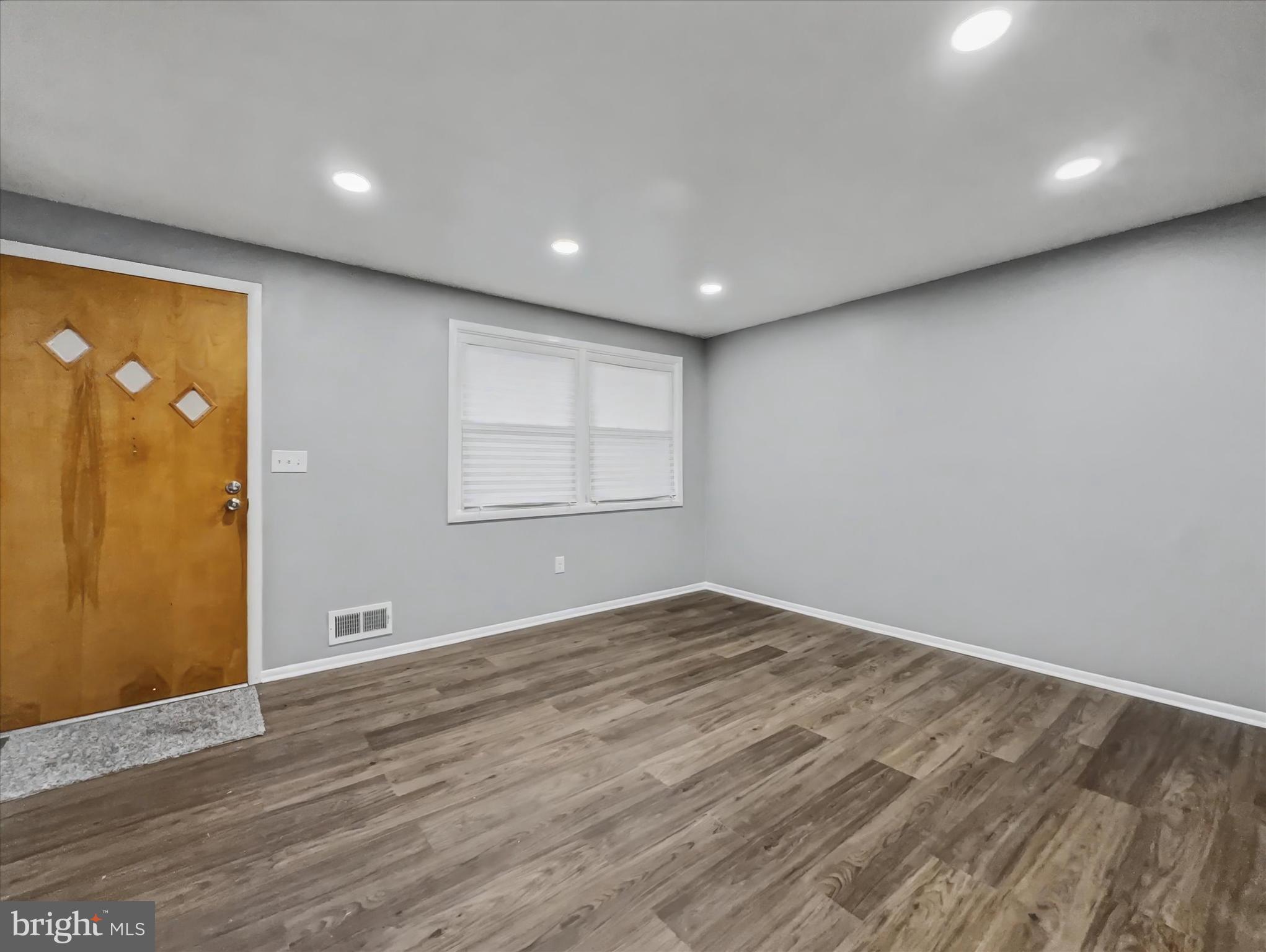 COUNTRY RIDGE - Residential