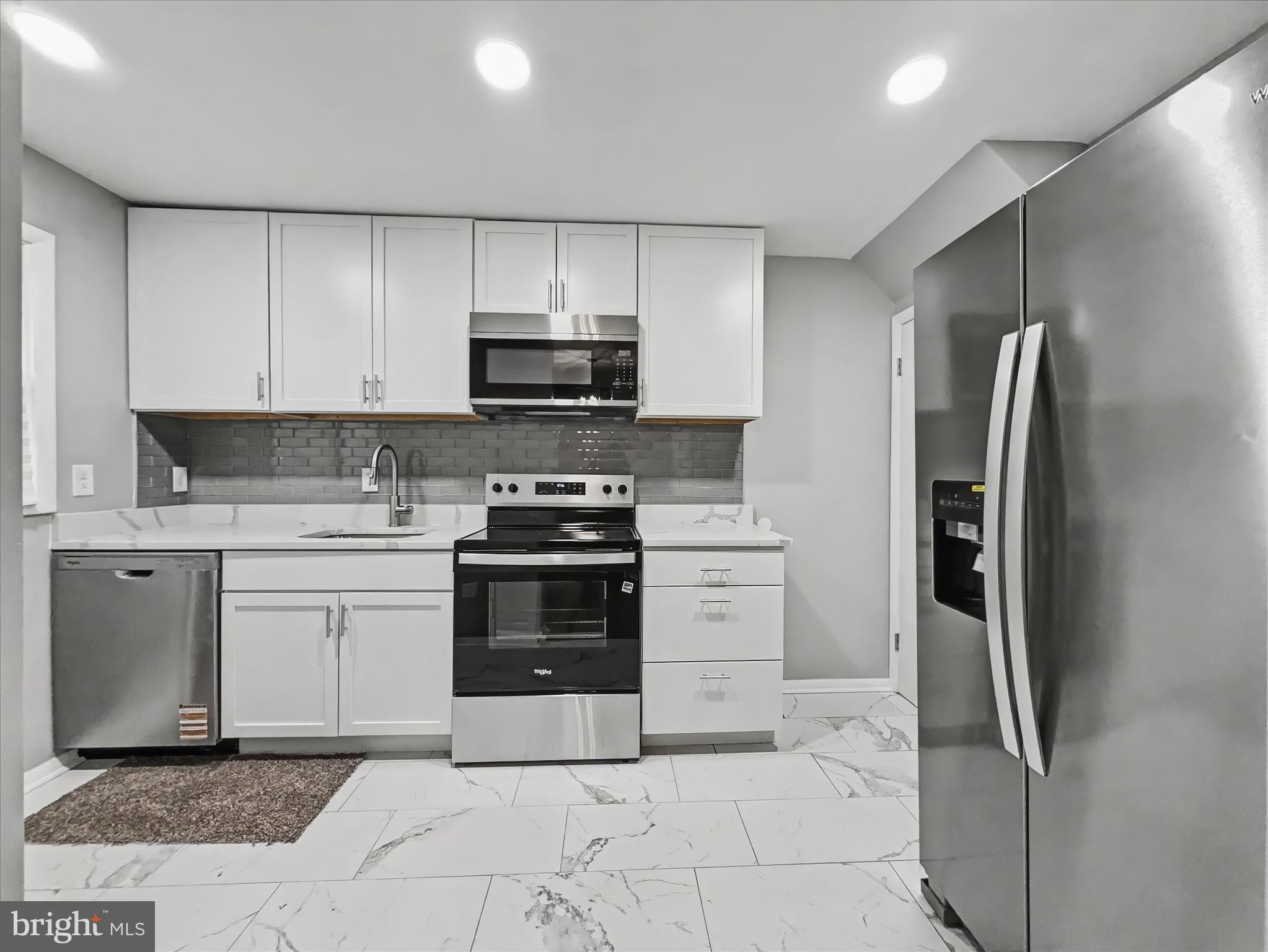 COUNTRY RIDGE - Residential