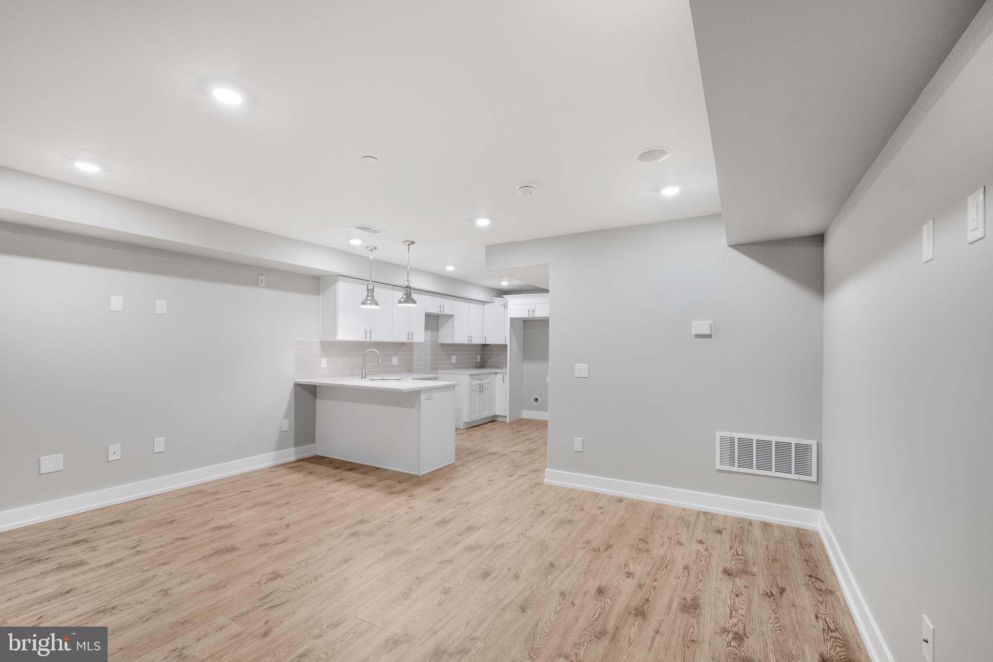 WEST KENSINGTON - Residential Income