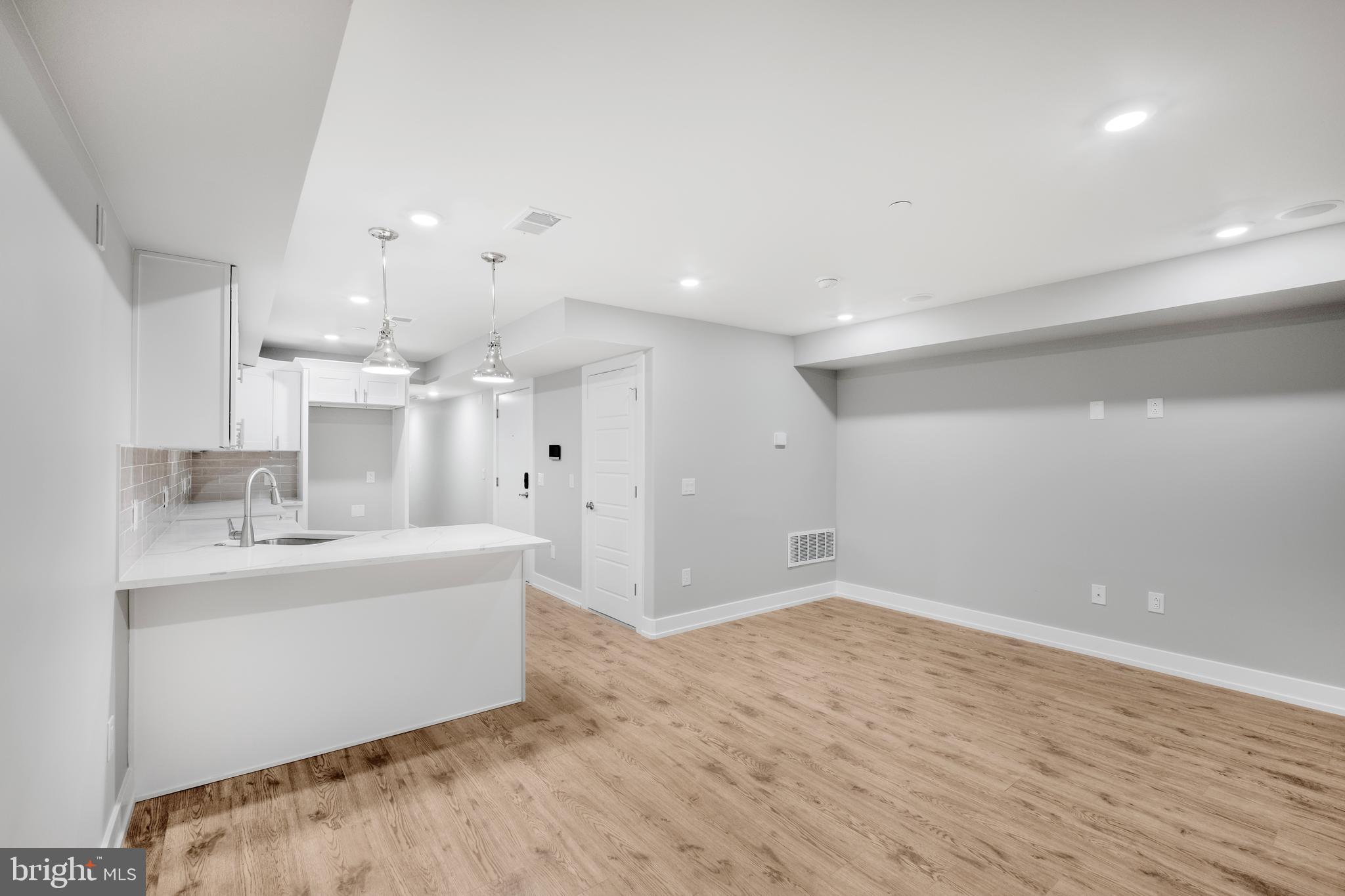 WEST KENSINGTON - Residential Income