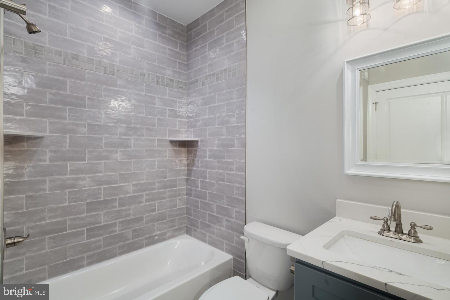 PORT RICHMOND - Residential