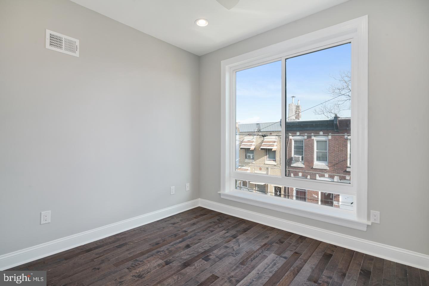 PORT RICHMOND - Residential