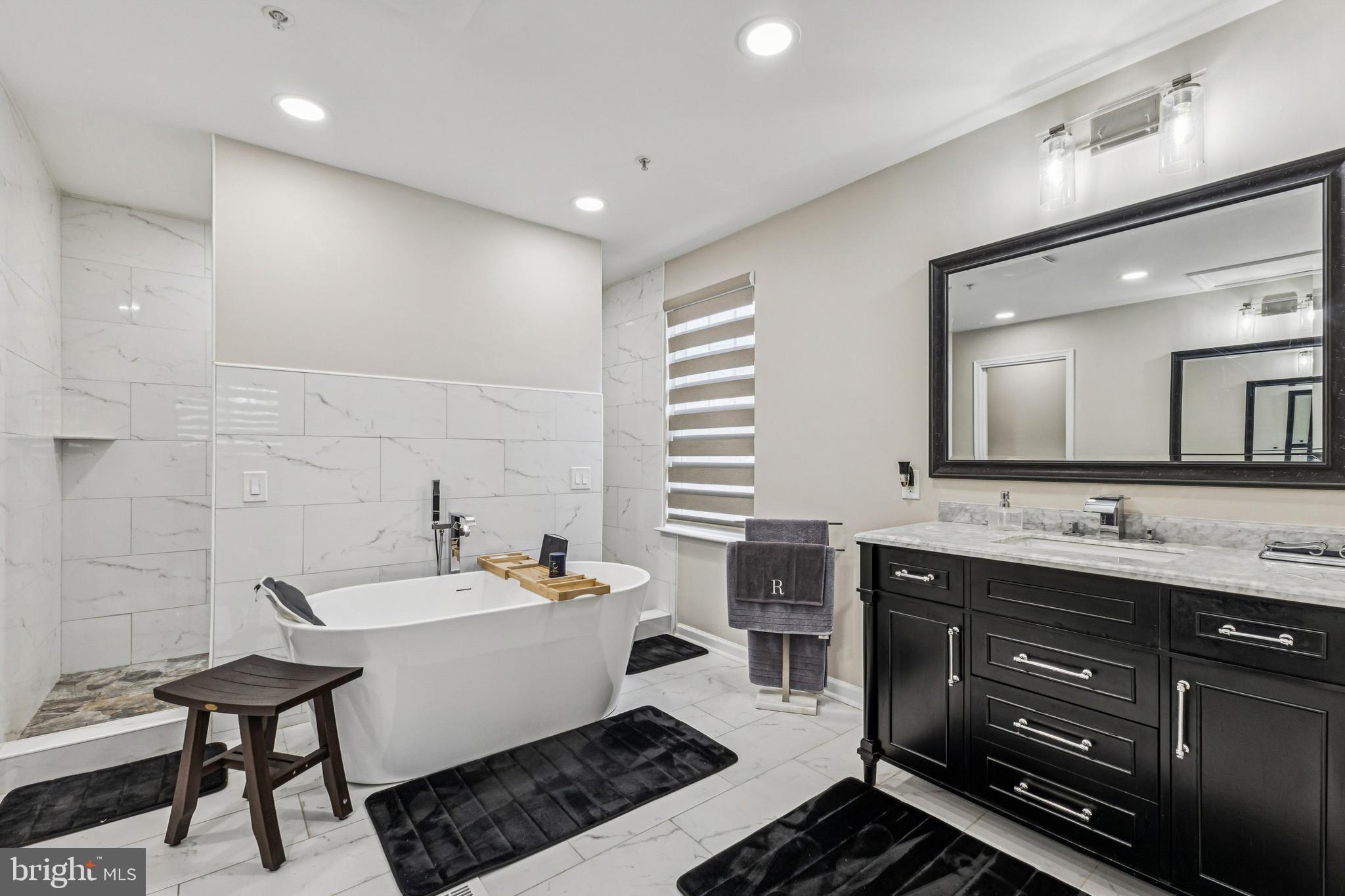 HILLANTRAE - Residential