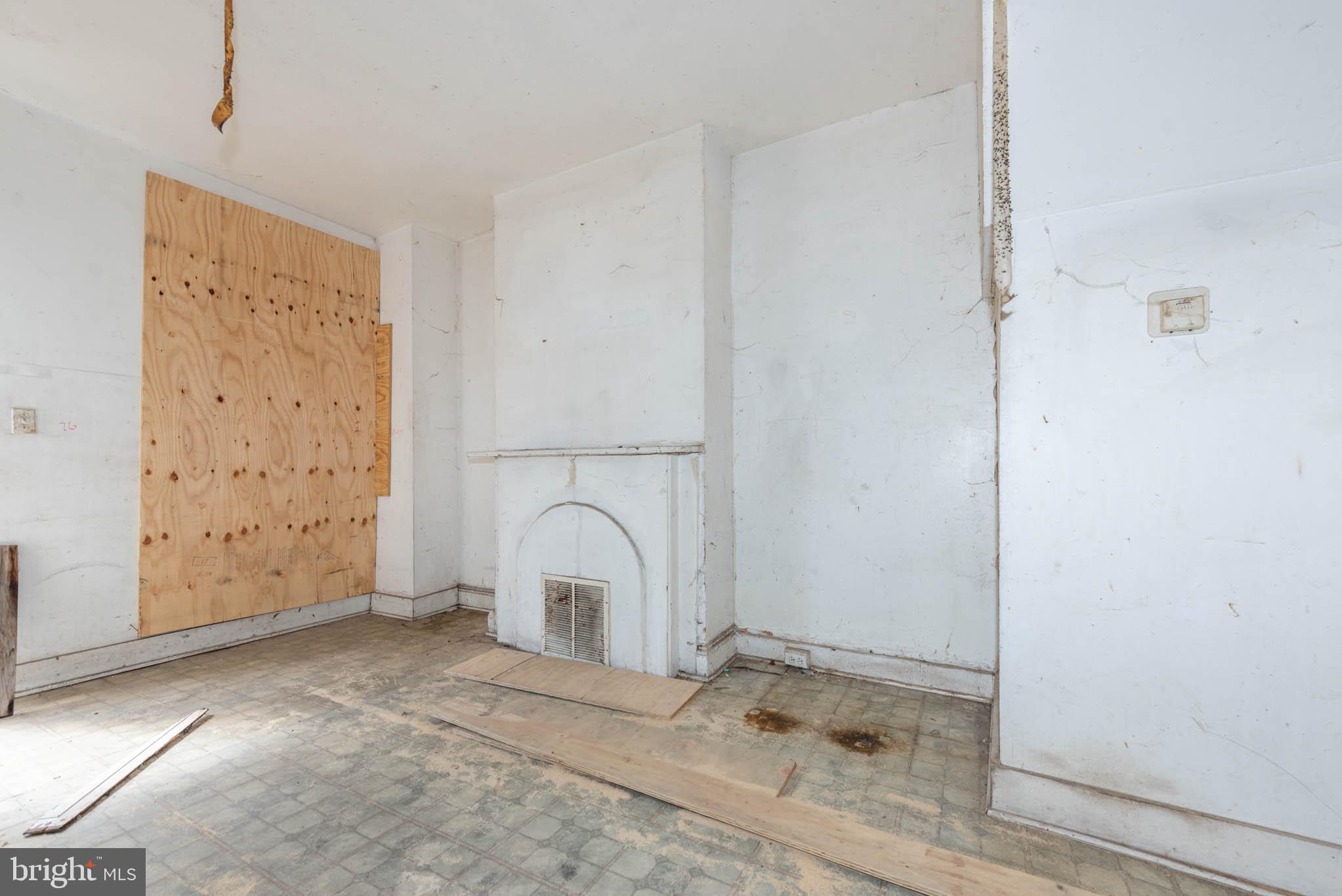 BROADWAY EAST - Residential