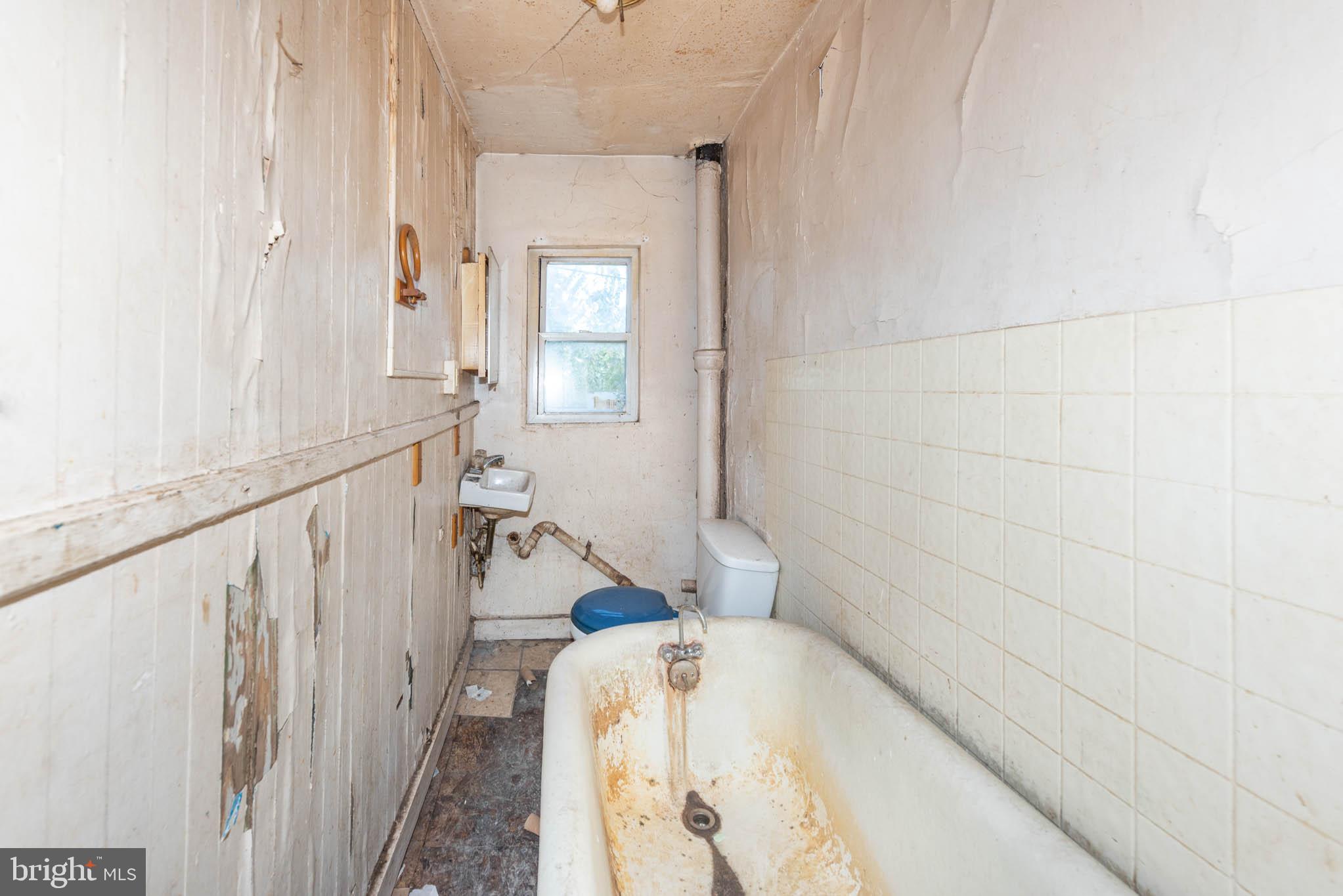 BROADWAY EAST - Residential