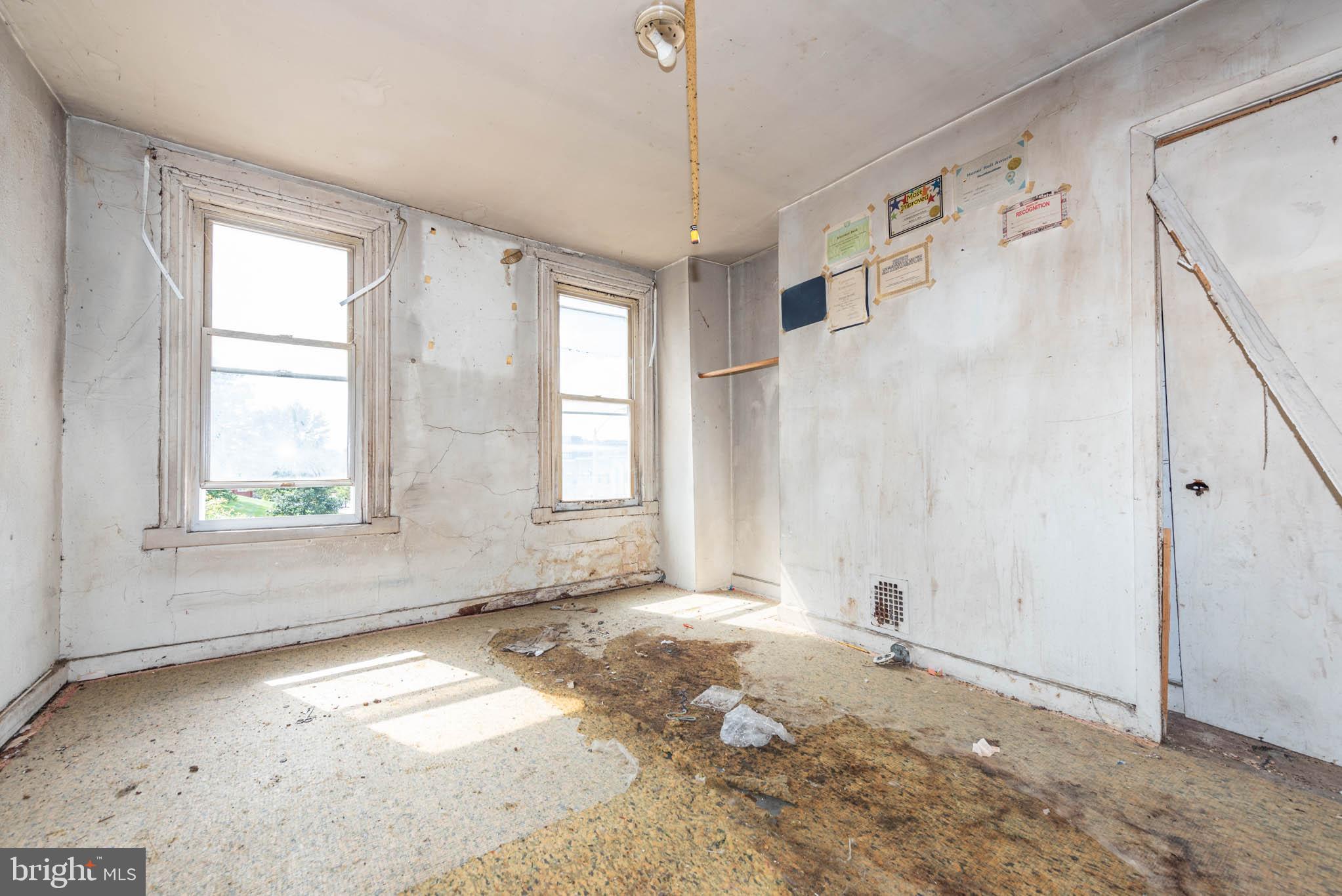 BROADWAY EAST - Residential