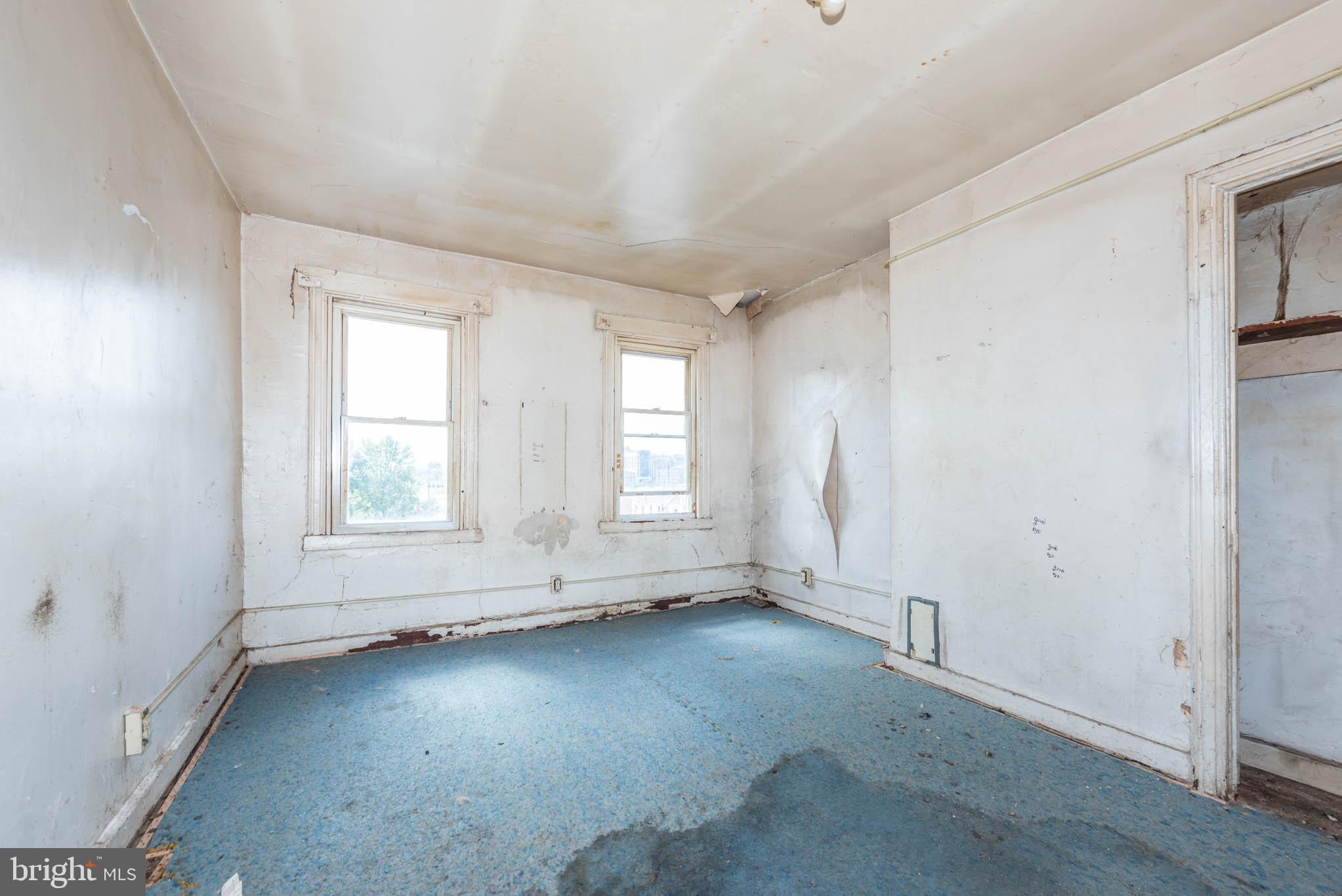 BROADWAY EAST - Residential