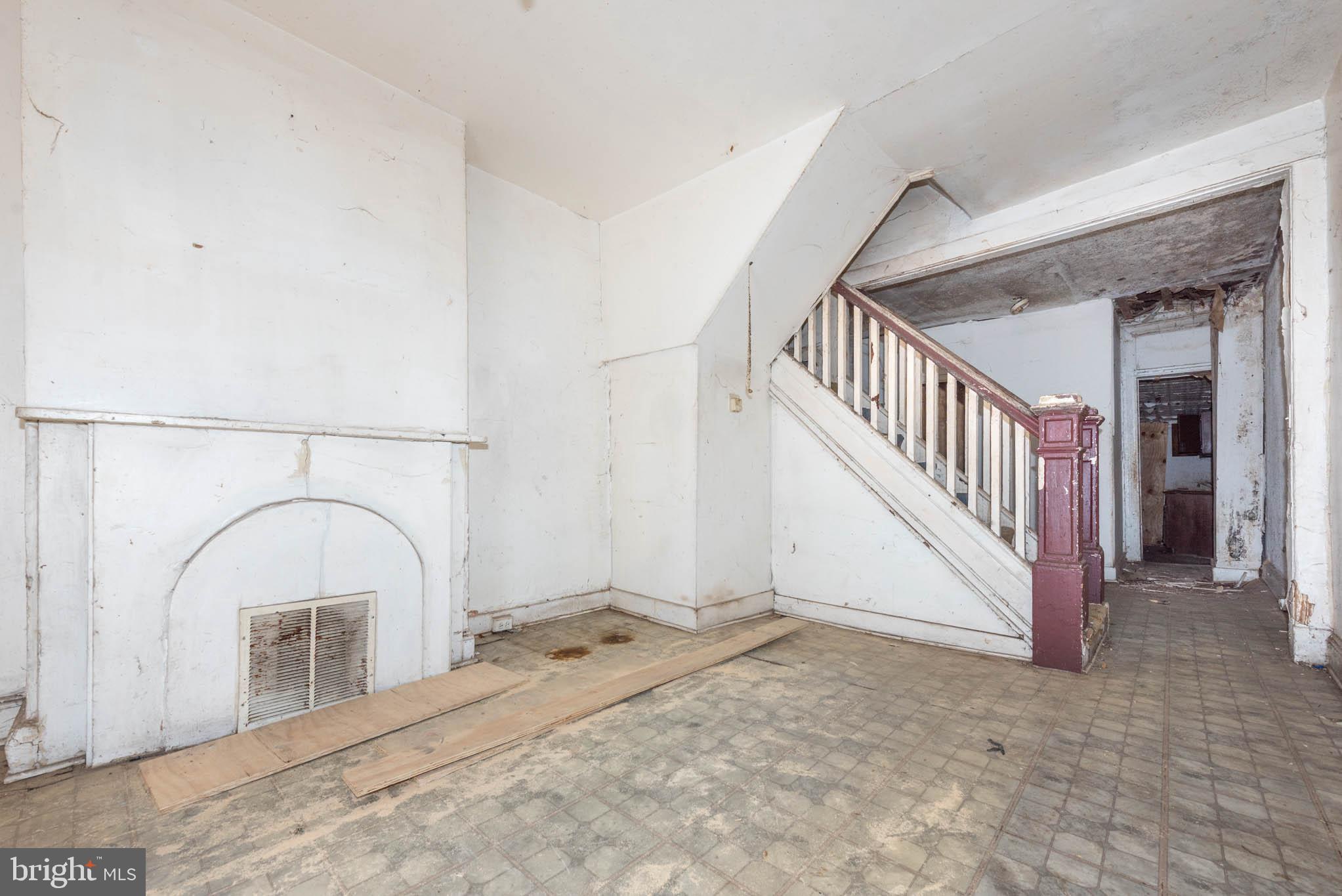 BROADWAY EAST - Residential