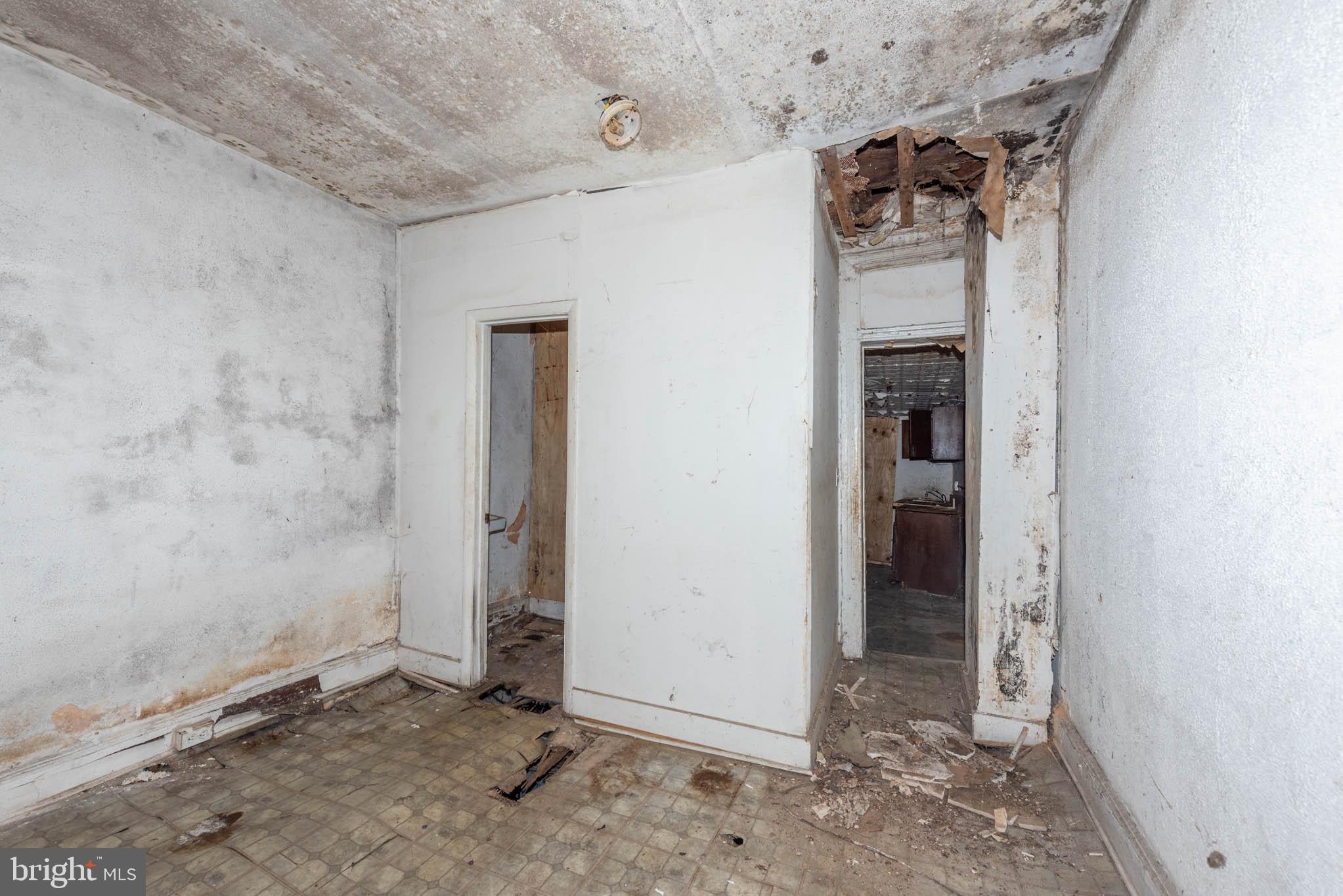 BROADWAY EAST - Residential