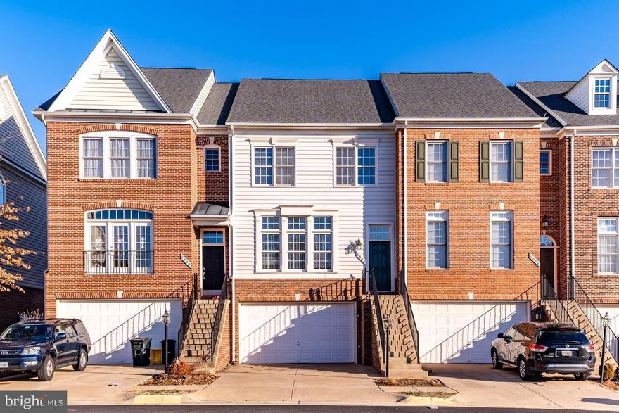 Bright, Spacious ( NORTH HARBOR) Largest Model (2090 SQFT), 3BR+2.5BA+2 Car Garage, 3 Finished Levels, 3 Level Bump-outs, Luxury spectacular Master bed rm, Cathedral Ceilings in All BR. Corian countertops, Open floor plan, Walk-out basement.