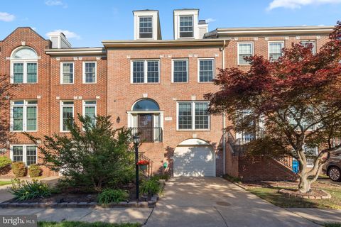 Photo of 5529 Sully Lake Drive, CENTREVILLE, VA 20120 (MLS # VAFX2313688)