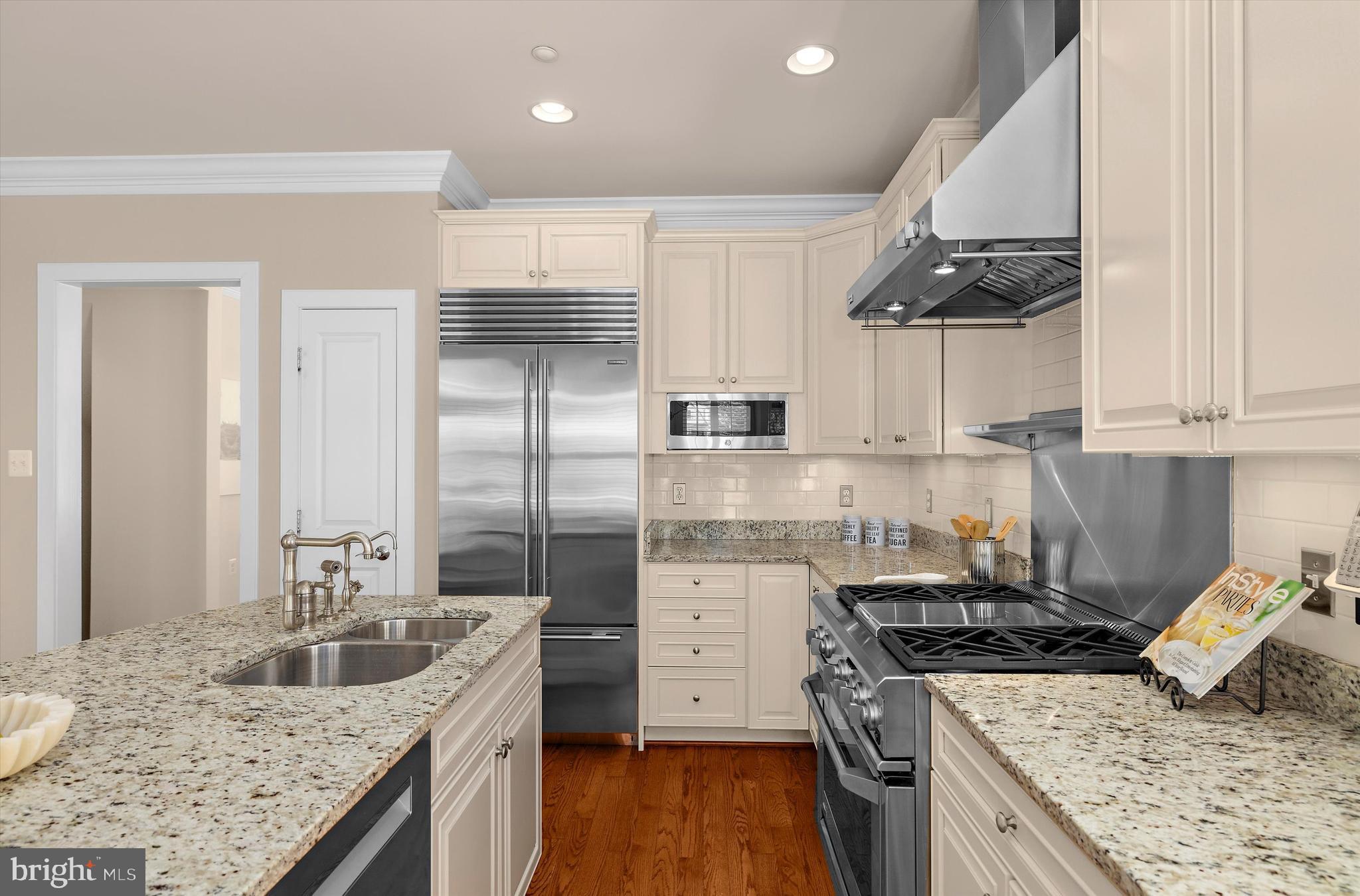 ACTONS LANDING CONDOS - Residential