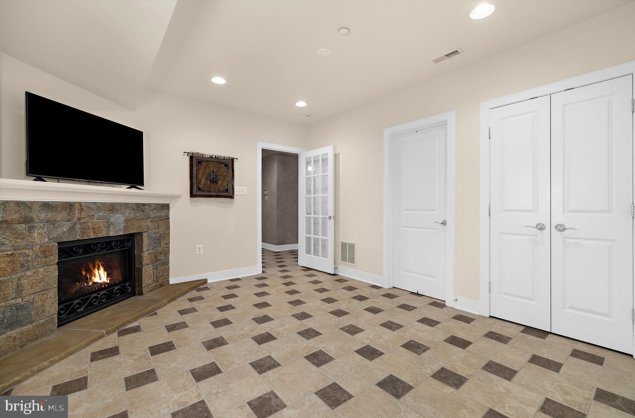 ACTONS LANDING CONDOS - Residential
