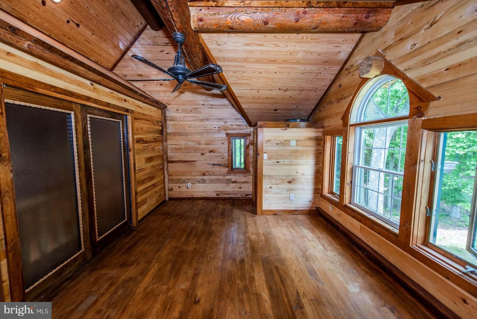 LAKE FOREST ESTATES - Residential