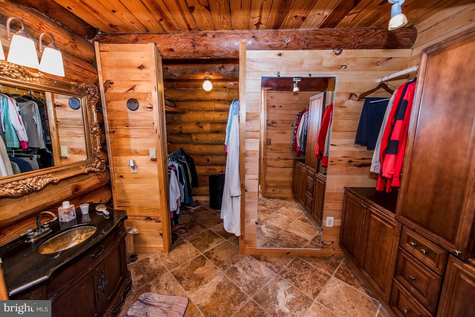 LAKE FOREST ESTATES - Residential