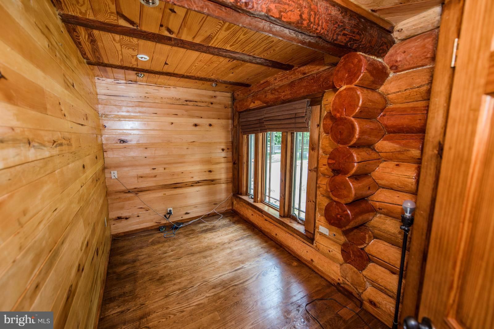 LAKE FOREST ESTATES - Residential