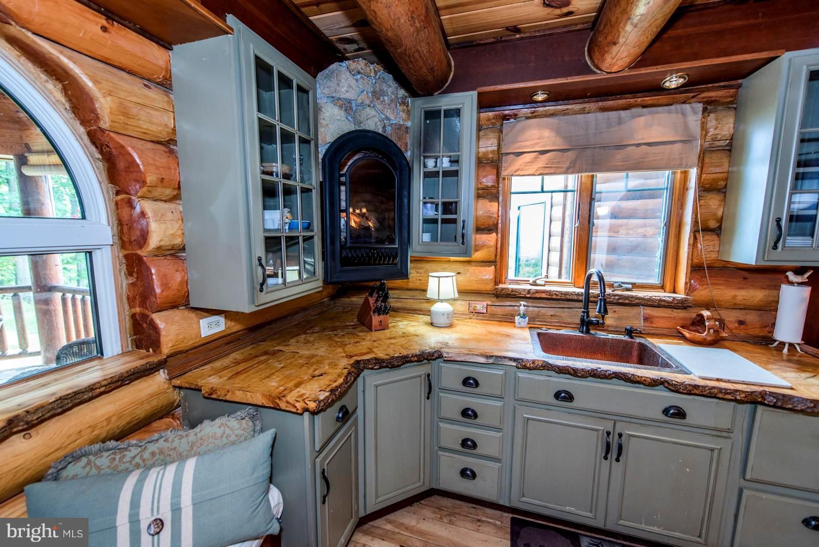 LAKE FOREST ESTATES - Residential