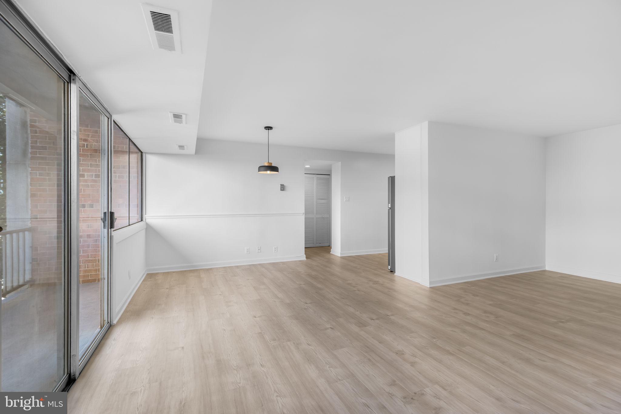 THE SEASONS - Residential