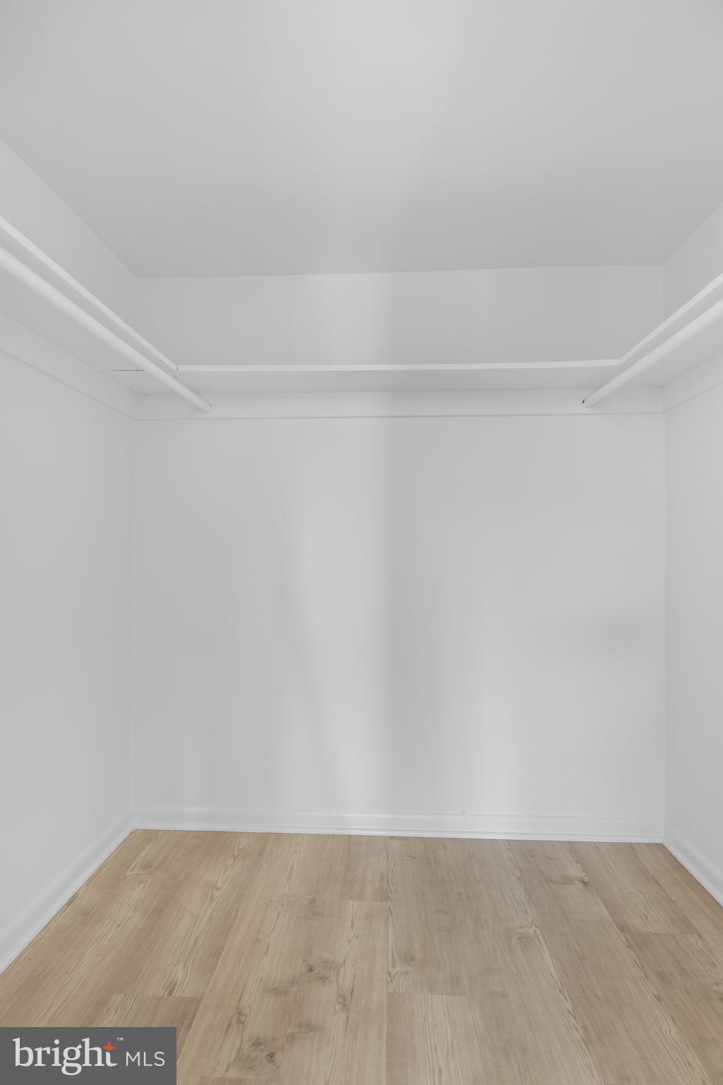 THE SEASONS - Residential