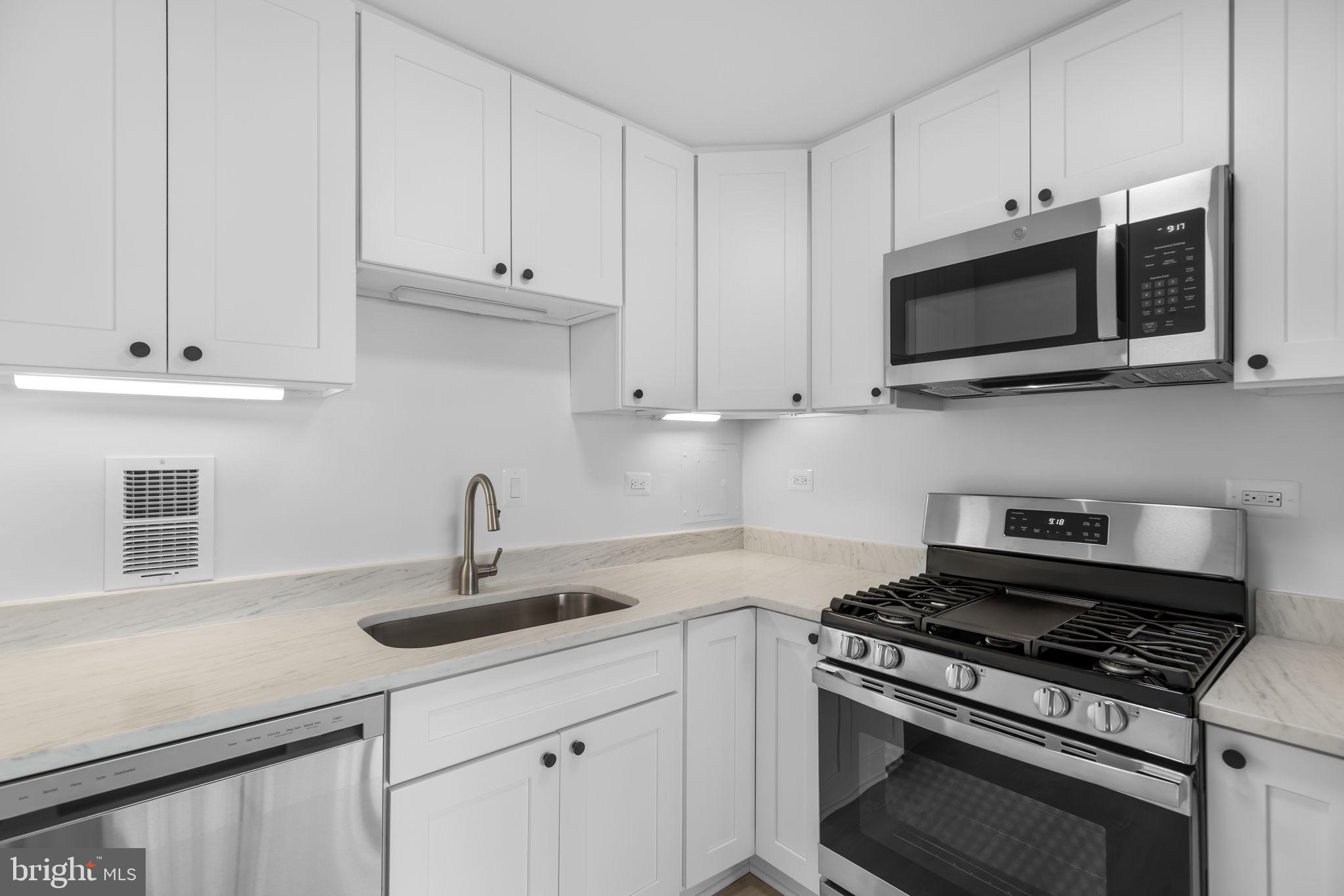 THE SEASONS - Residential