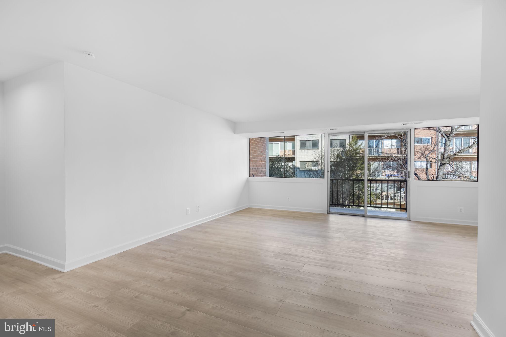 THE SEASONS - Residential