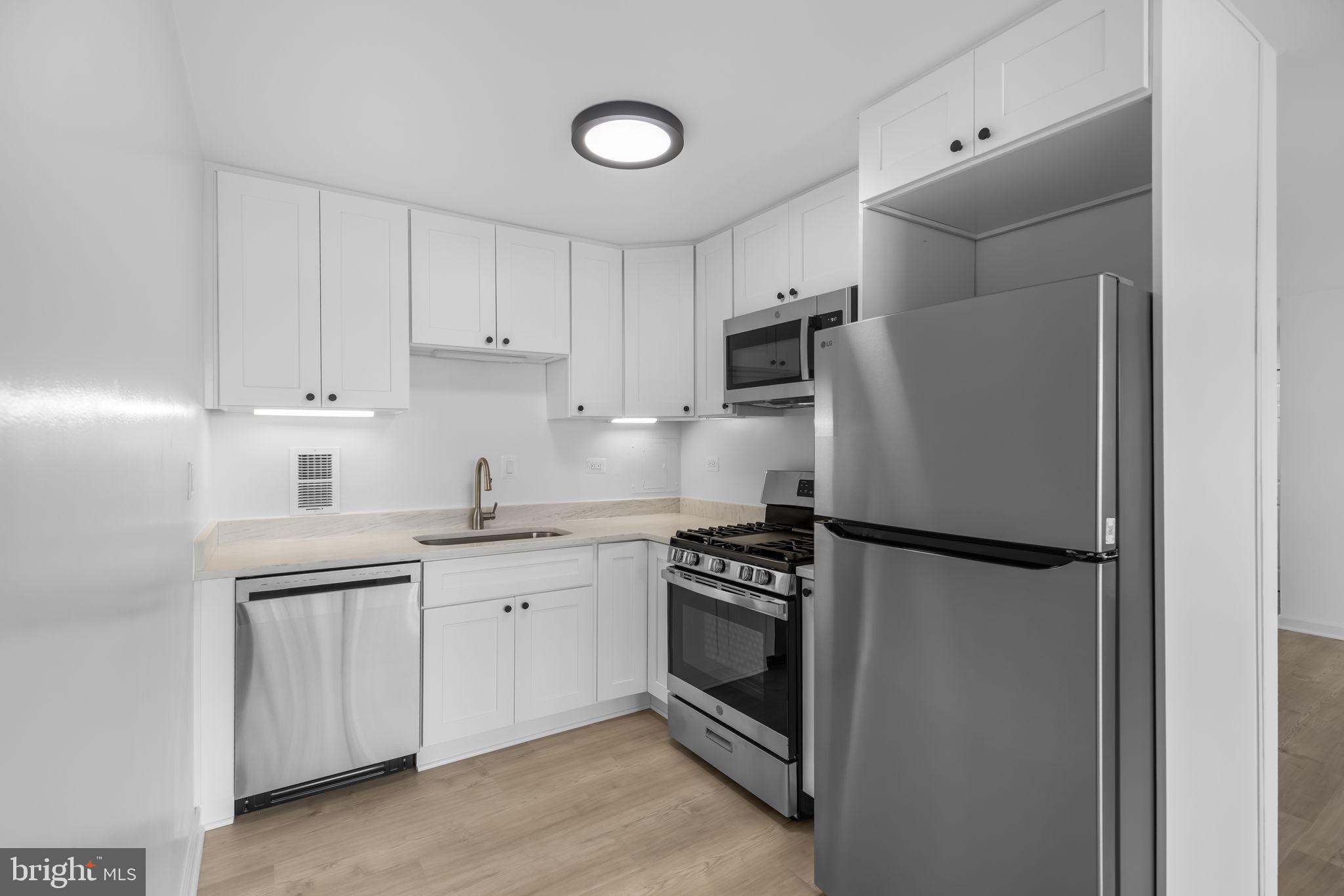 THE SEASONS - Residential