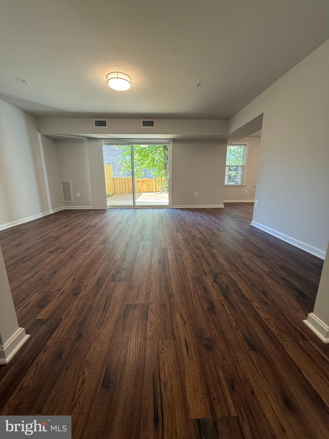 DIAMOND FARMS - Residential