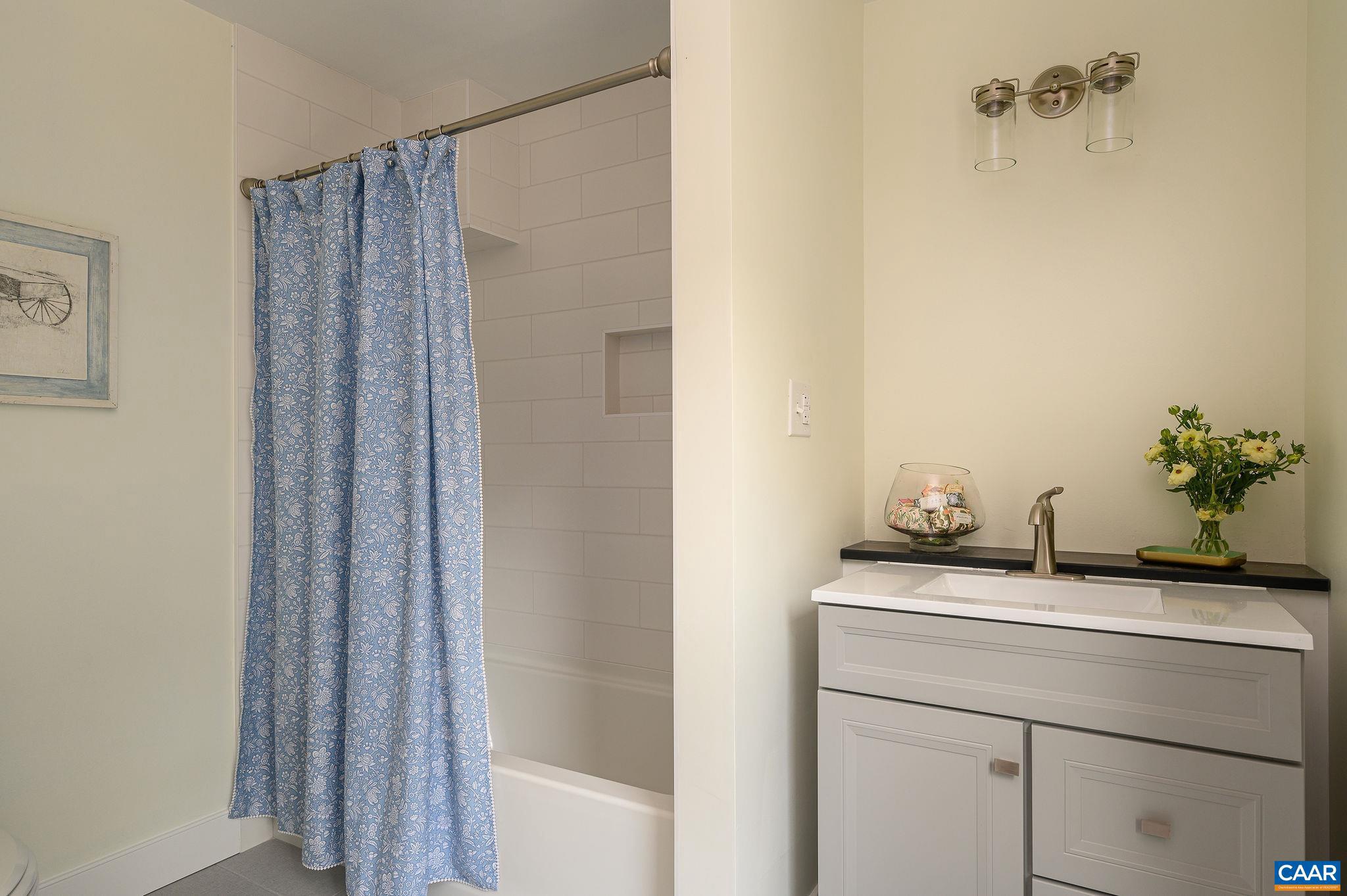 LOCUST GROVE - Residential