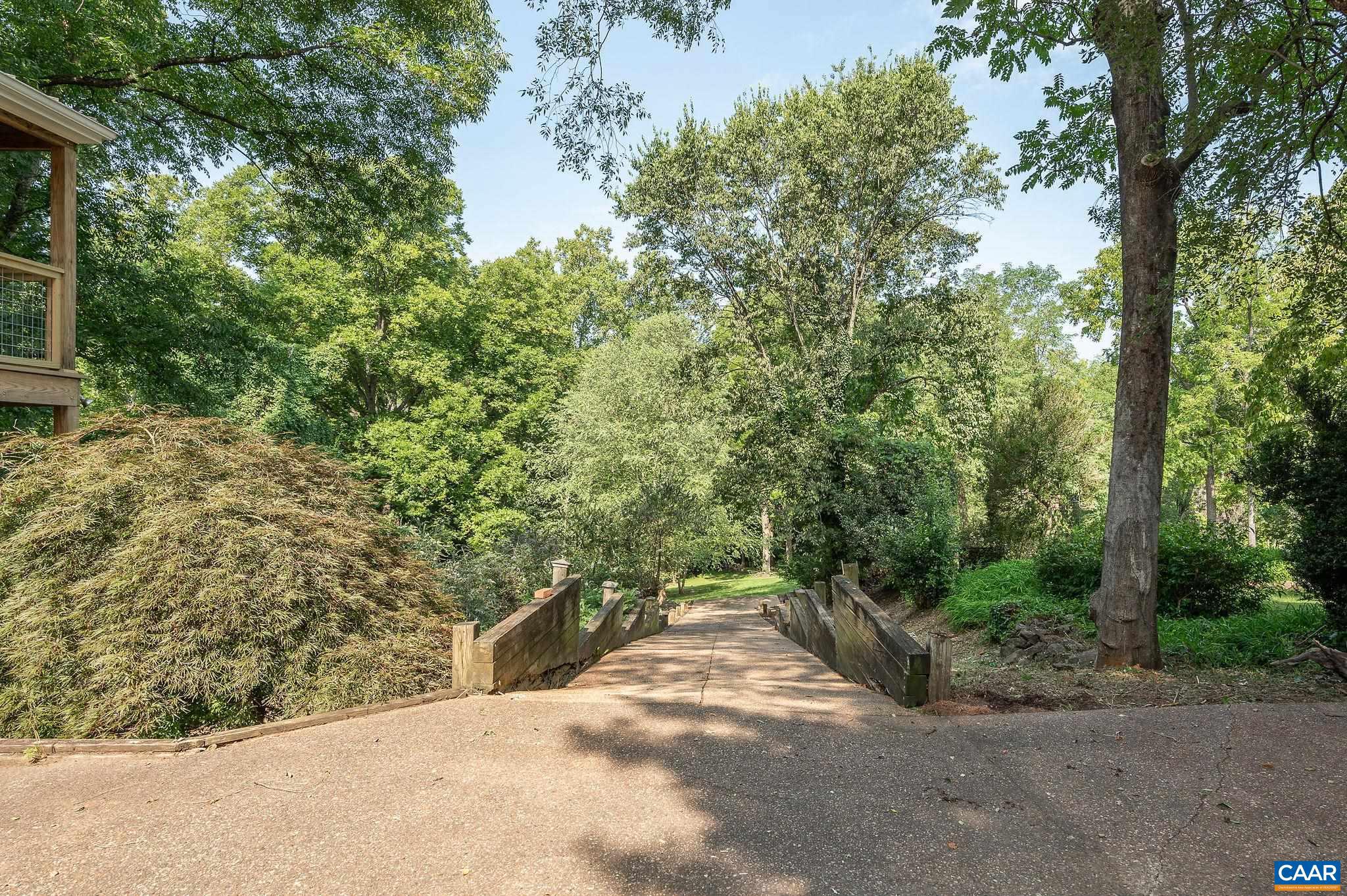 LOCUST GROVE - Residential