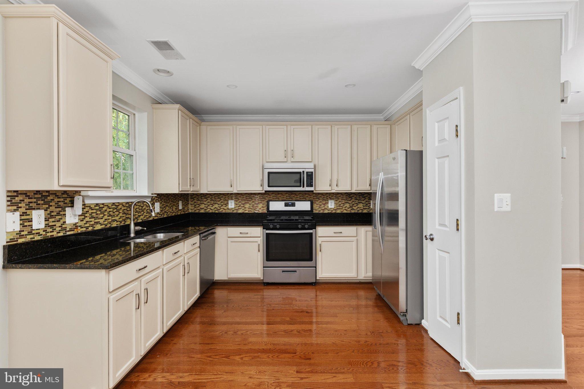 7582 GREAT SWAN COURT