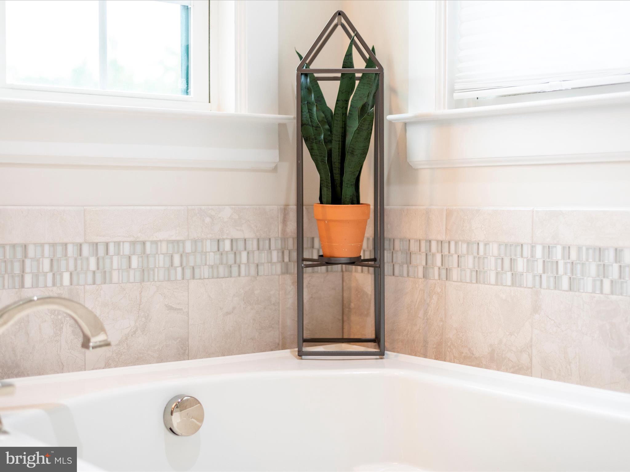 LAKE LINGANORE OAKDALE - Residential