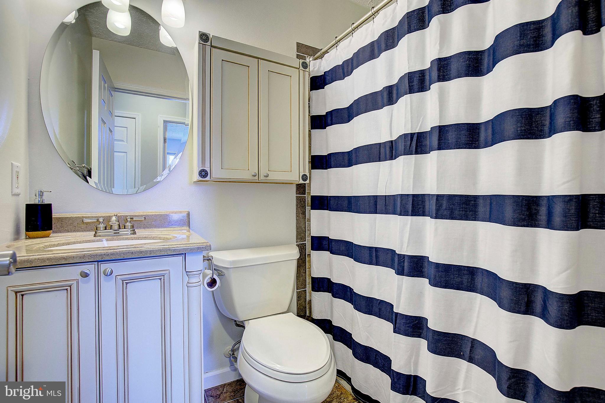 TOWERING OAKS - Residential