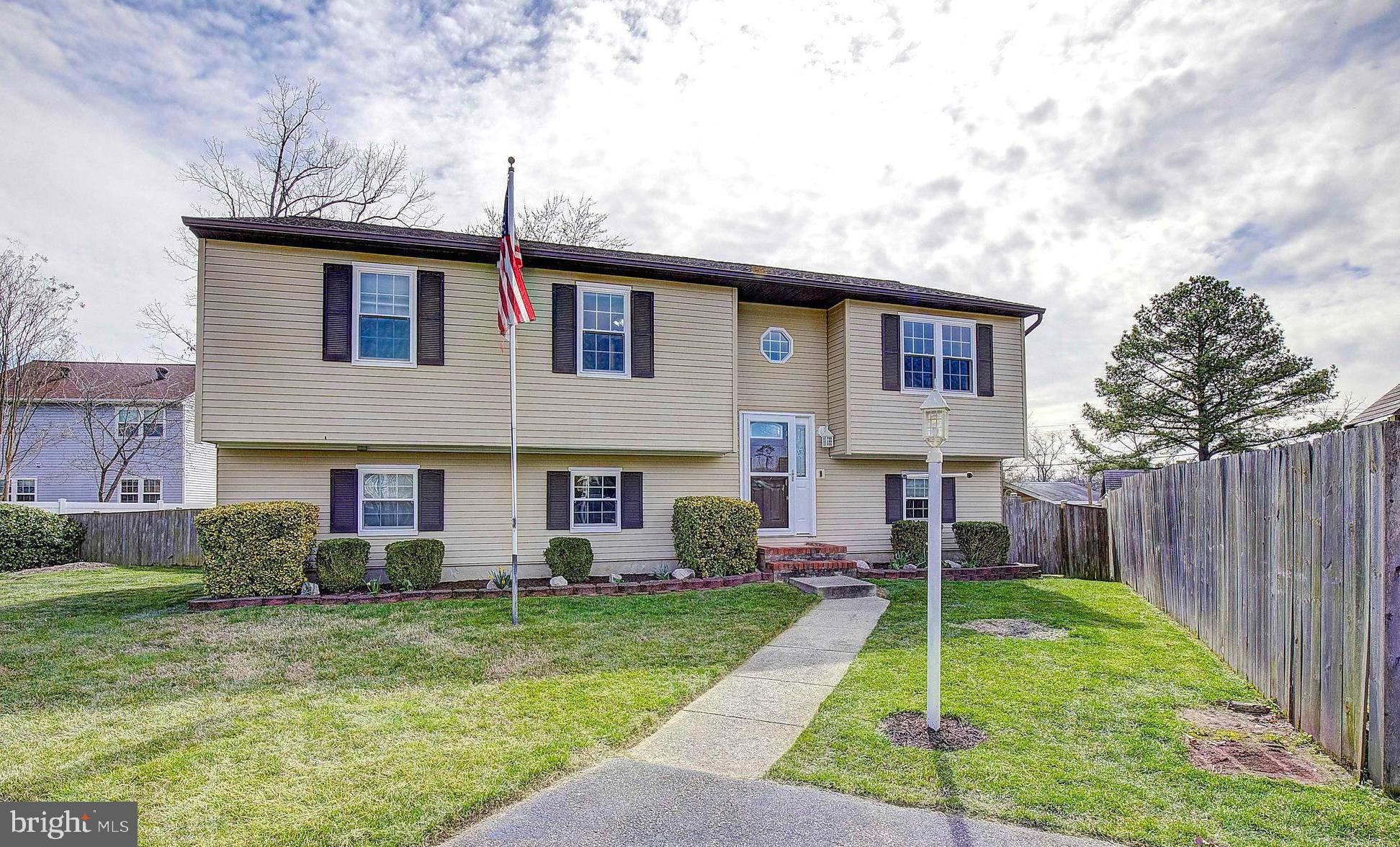 TOWERING OAKS - Residential