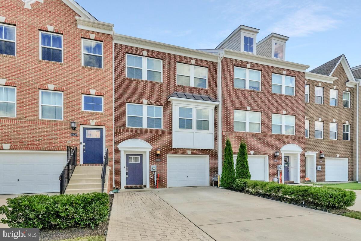 5802 JOHN KEATS PLACE