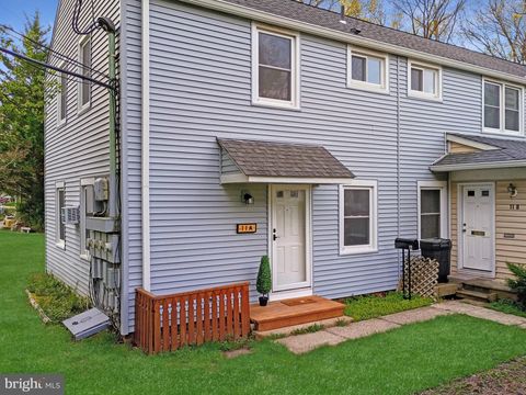 Homes For Sale - 11 Hillside Road<br/> GREENBELT, MD 20770