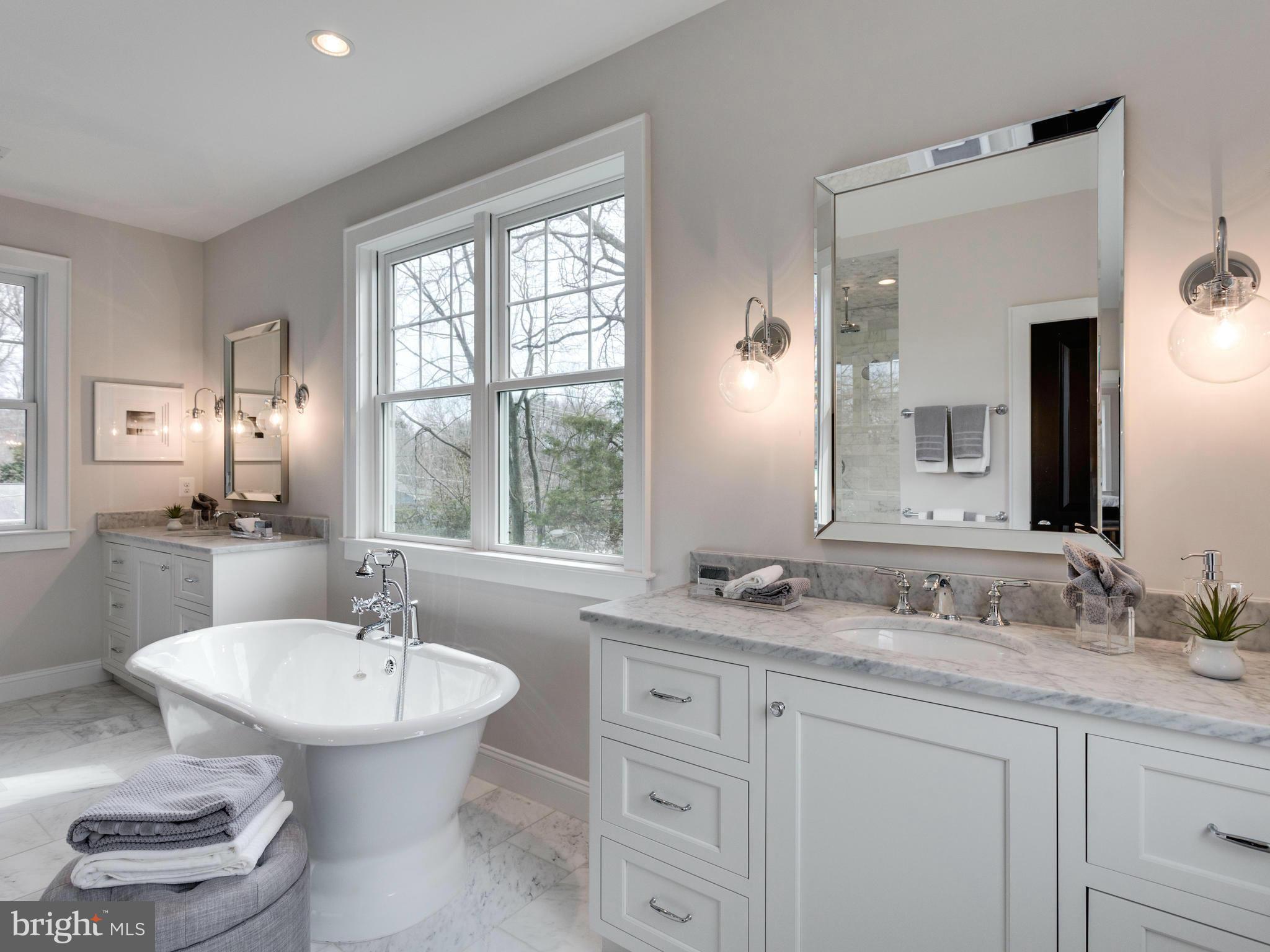 VIENNA WOODS - Residential