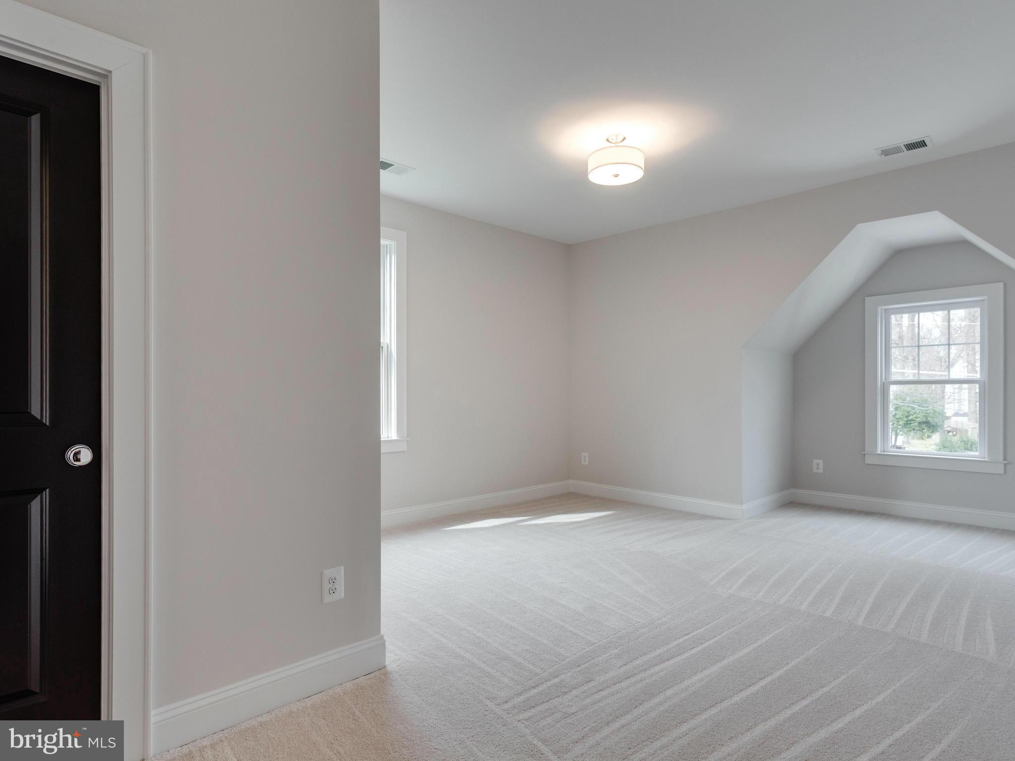 VIENNA WOODS - Residential