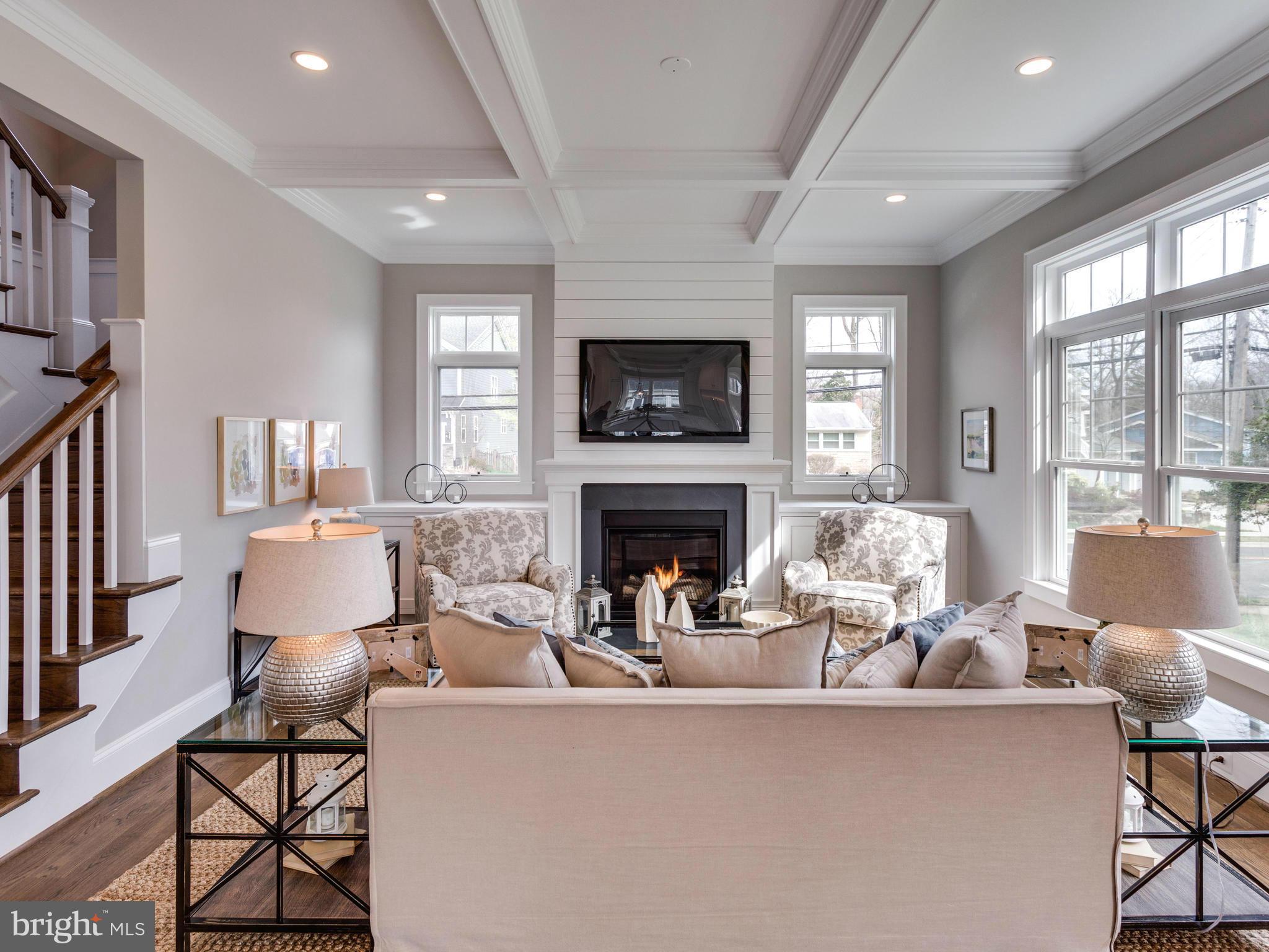 VIENNA WOODS - Residential