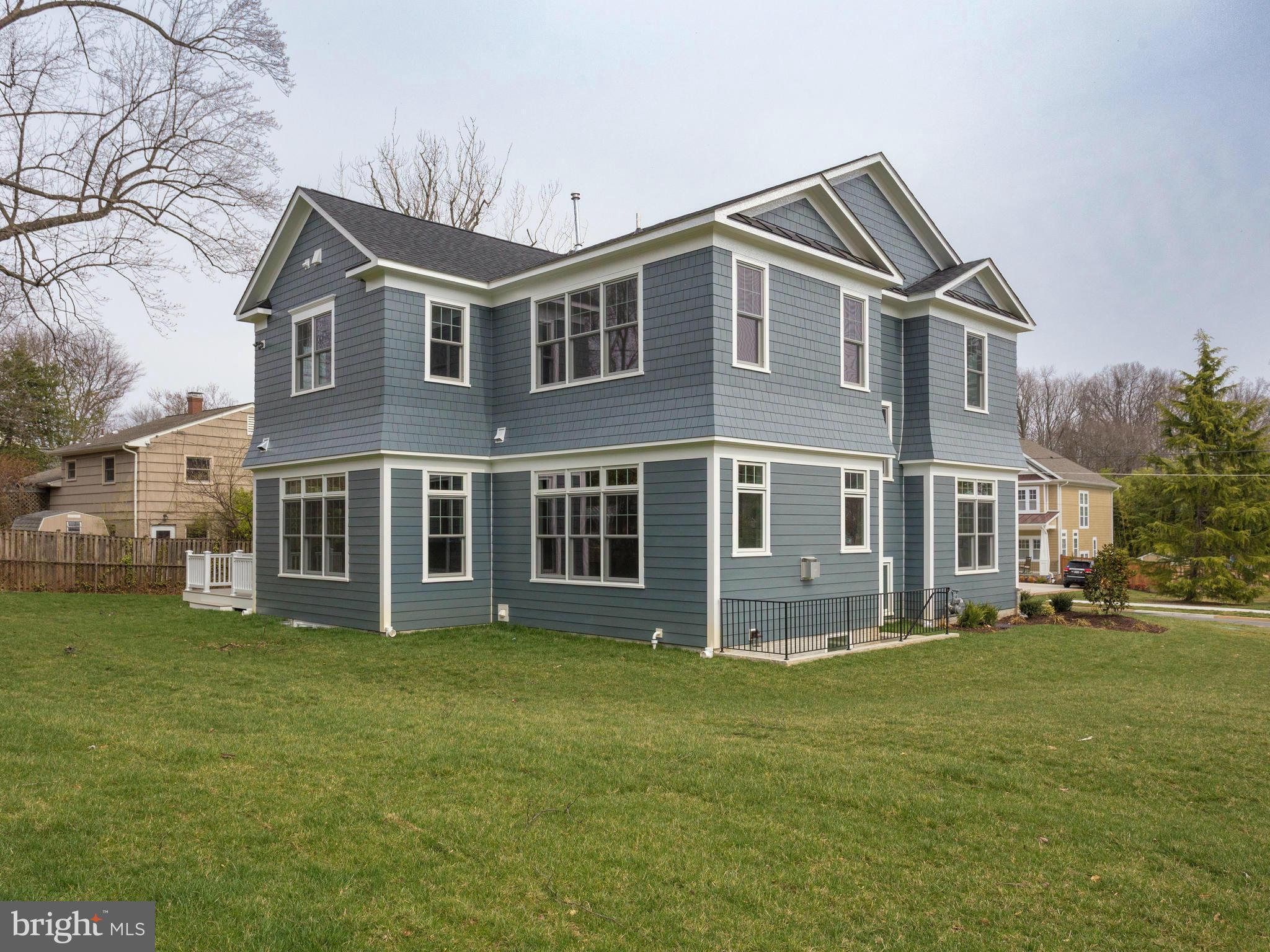 VIENNA WOODS - Residential