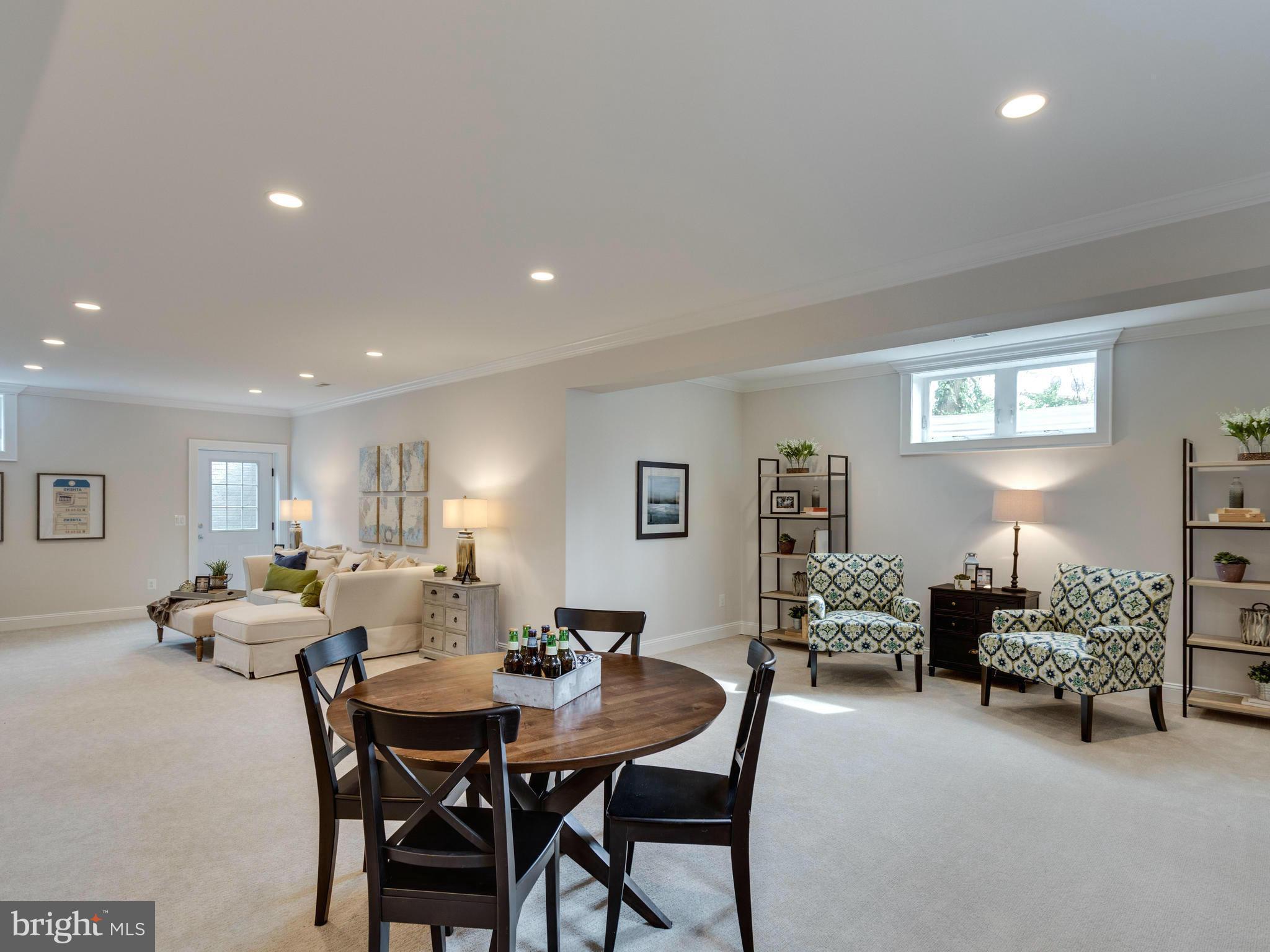 VIENNA WOODS - Residential