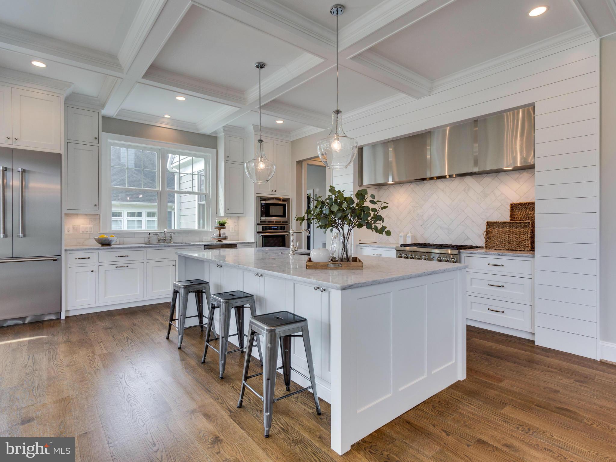 VIENNA WOODS - Residential