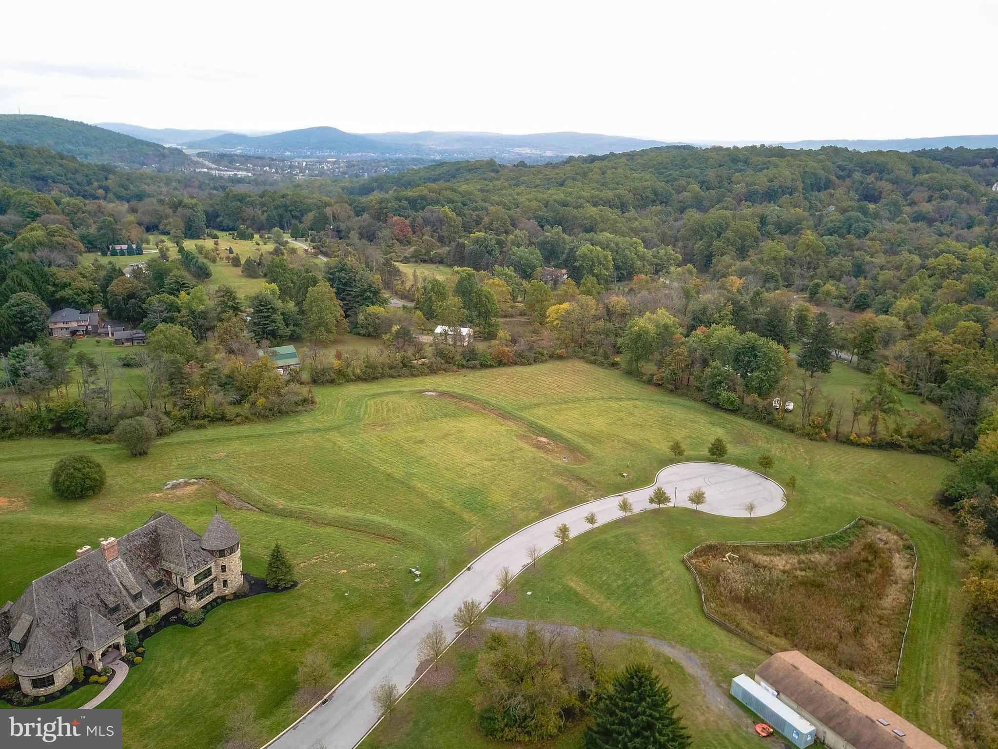 NEWPORT RIDGE - Land