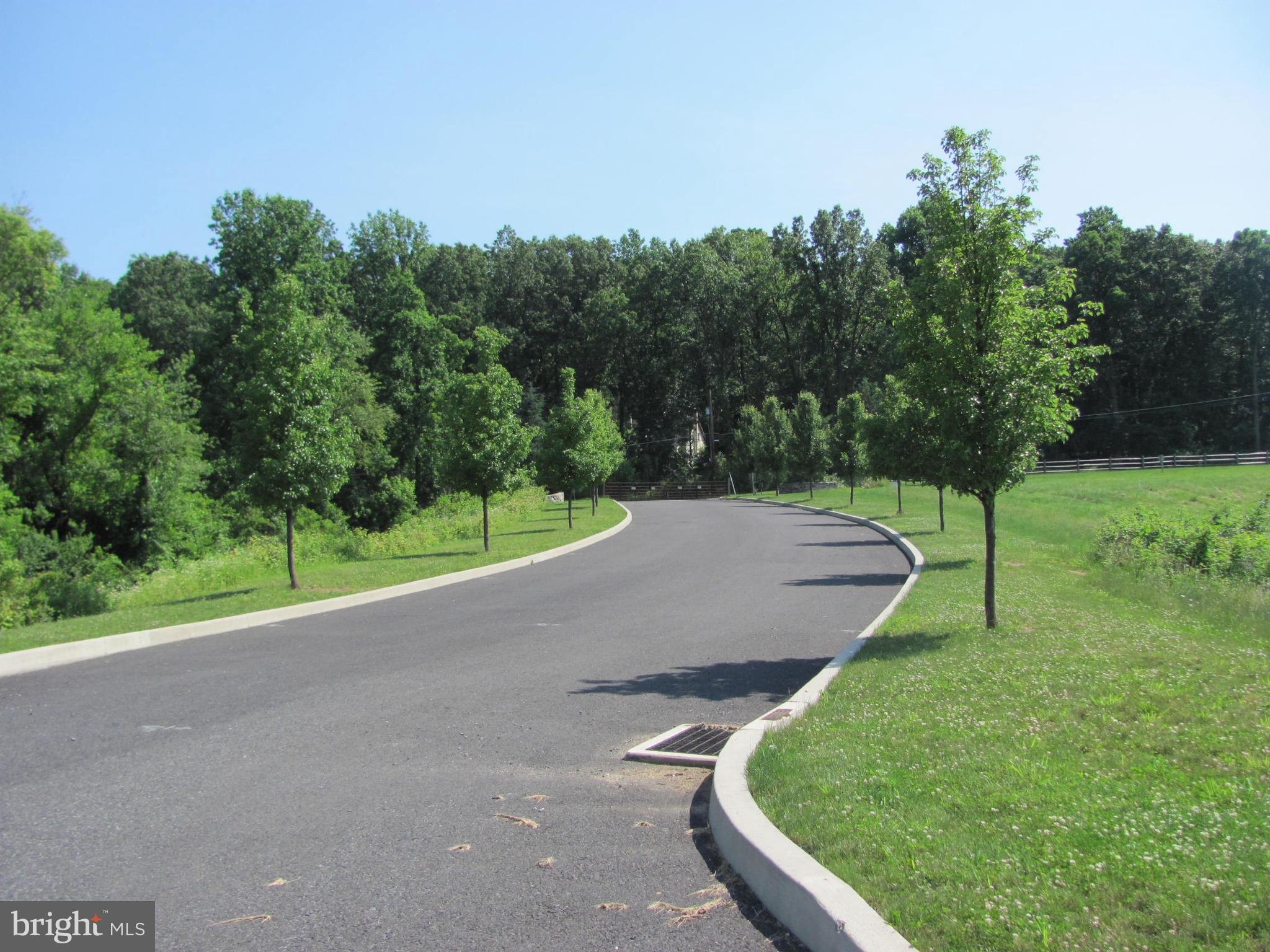 NEWPORT RIDGE - Land