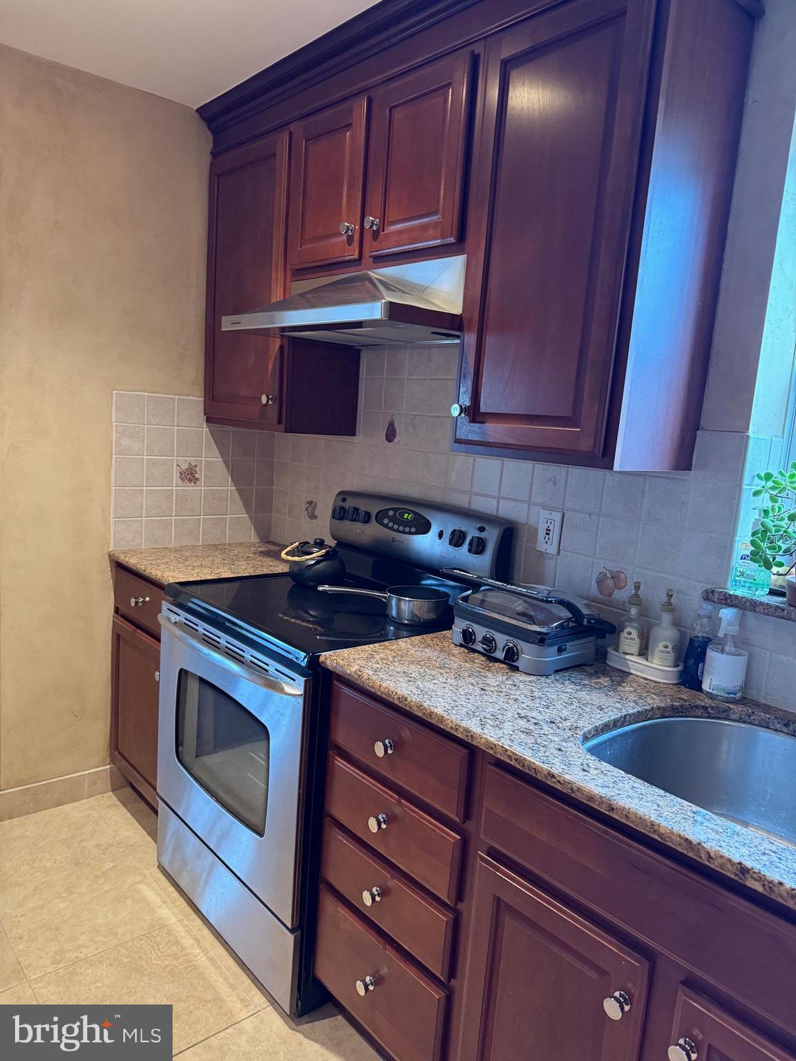 MANSARD HOUSE - Residential